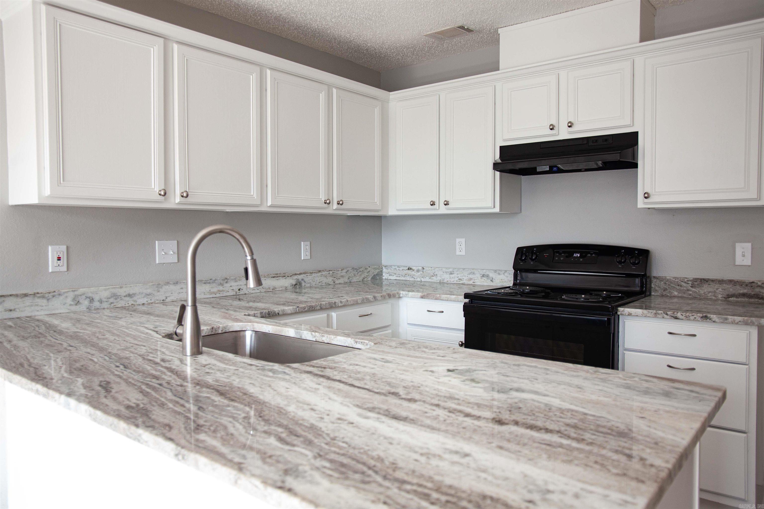 Marlowe Manor - Residential Lease