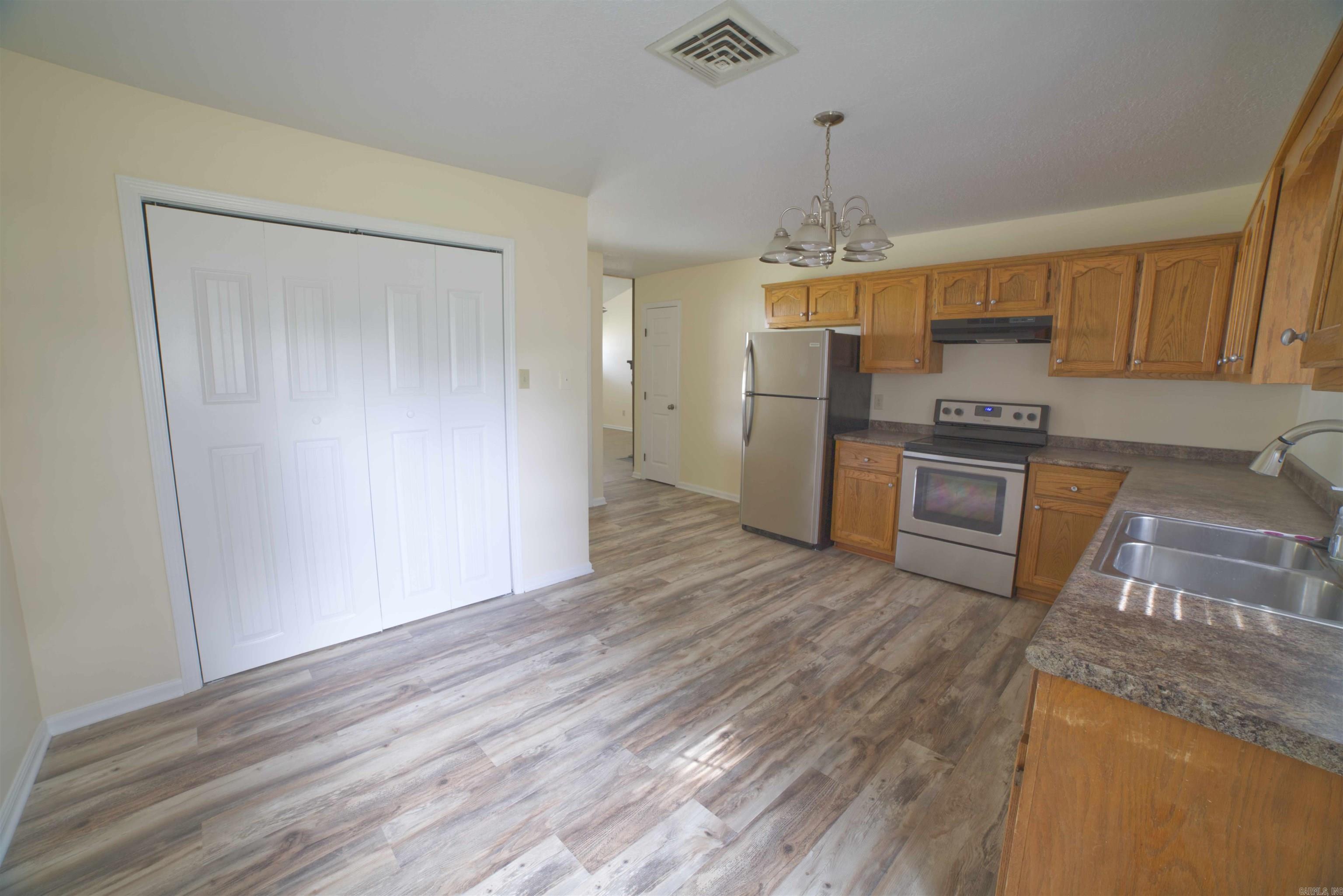 BROOKSIDE - Residential