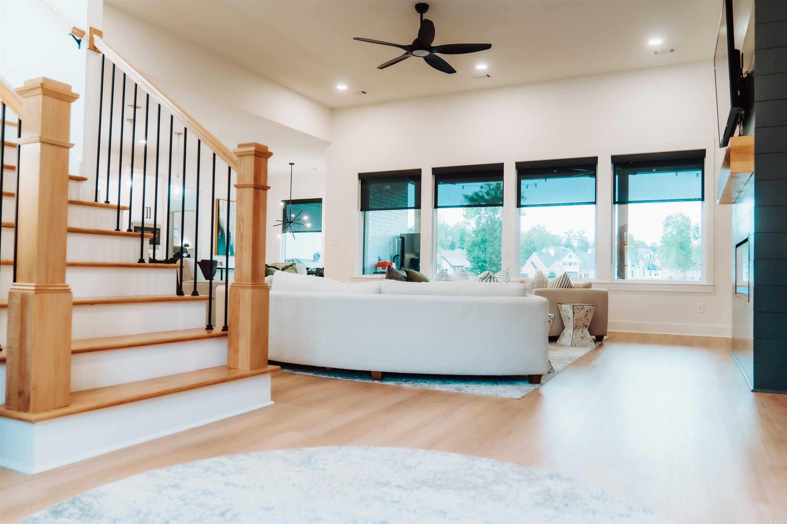 HURRICANE LAKE EST - Residential