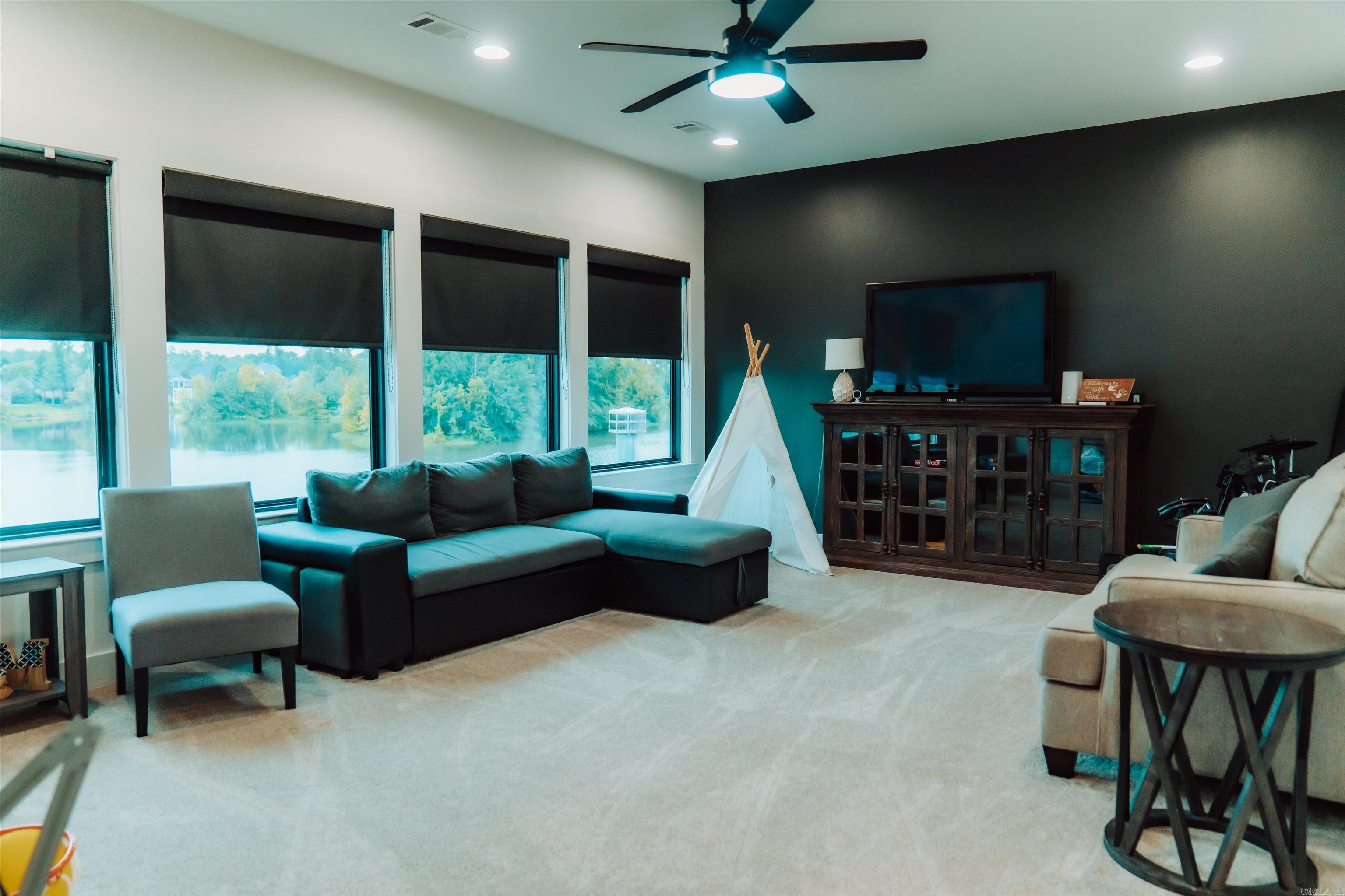HURRICANE LAKE EST - Residential