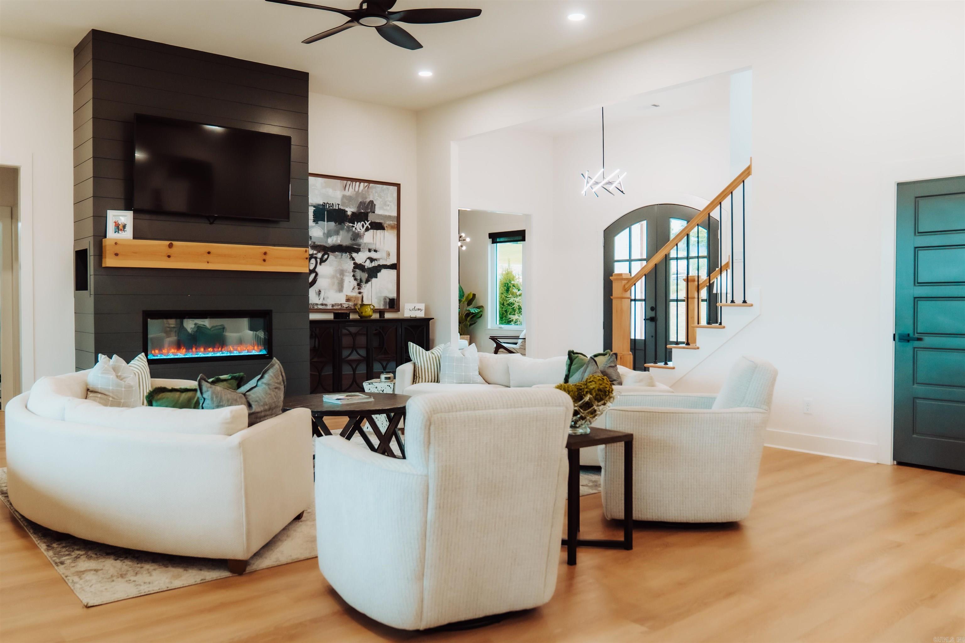 HURRICANE LAKE EST - Residential