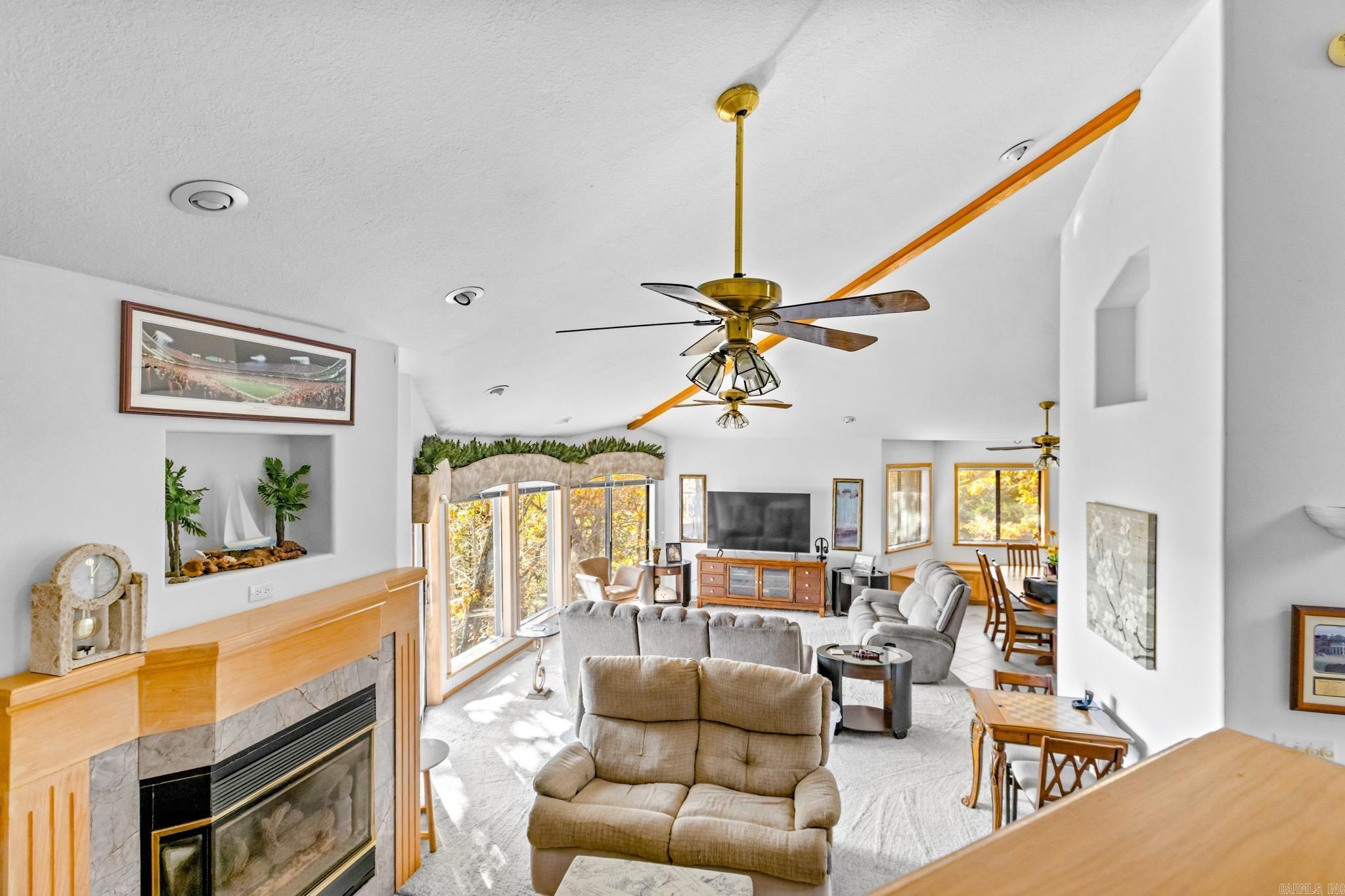 POINT RETURN HIGHLANDS - Residential