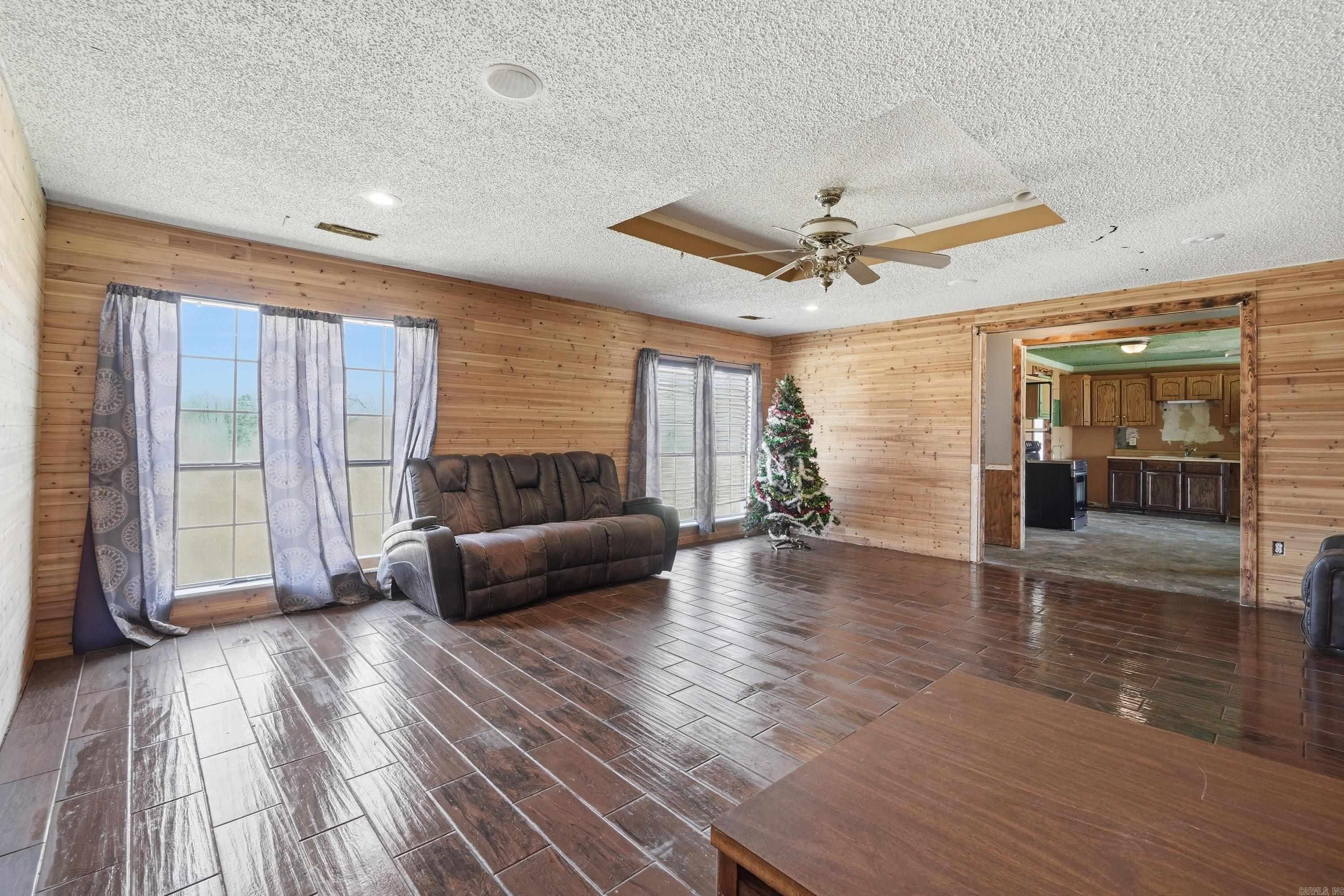 NEWBERRY FARMS - Residential