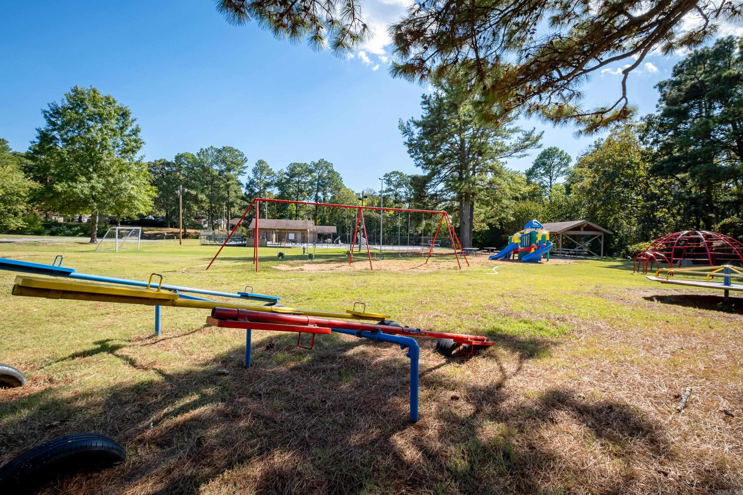 COLONY WEST - Residential