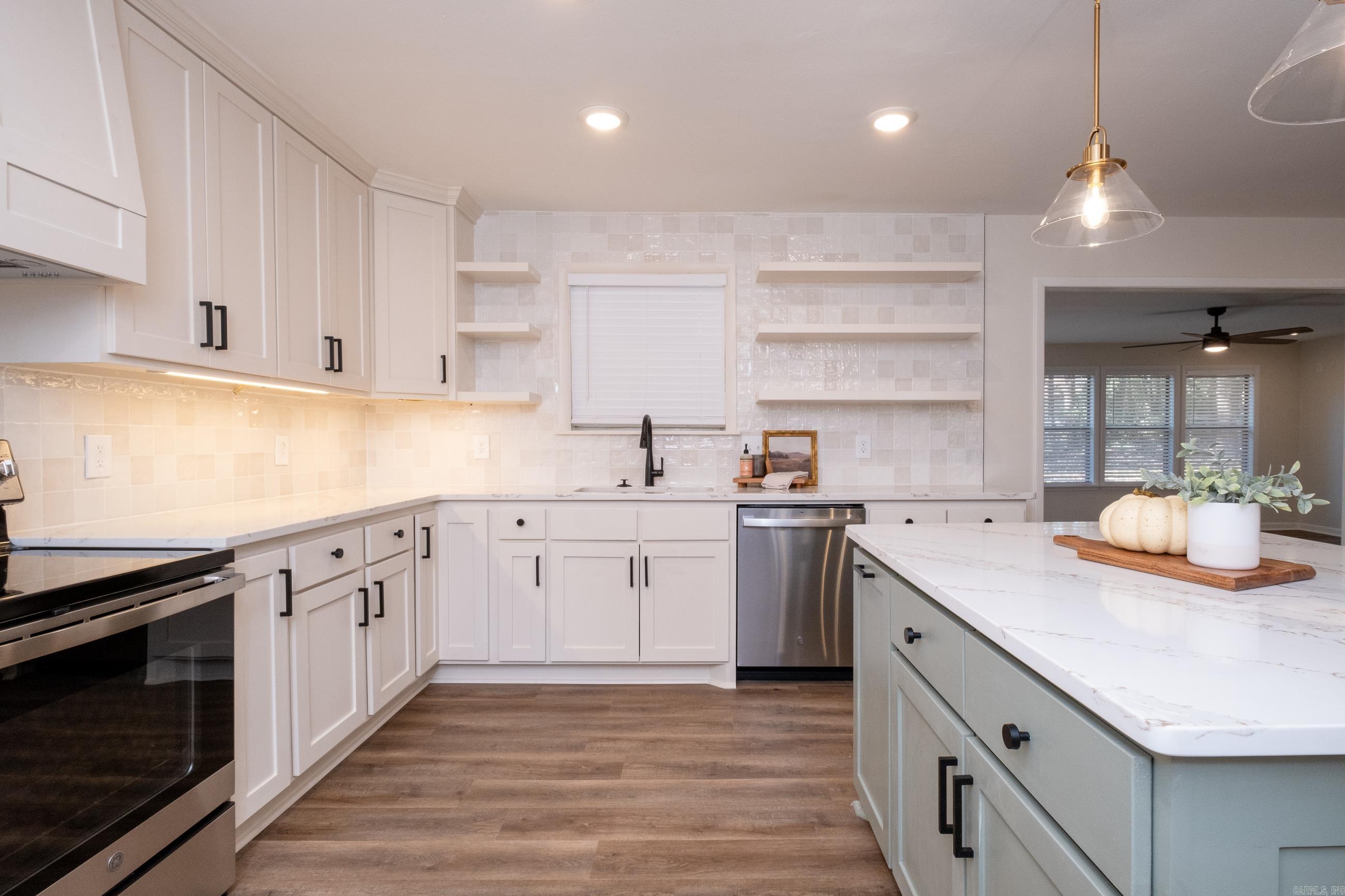 COLONY WEST - Residential