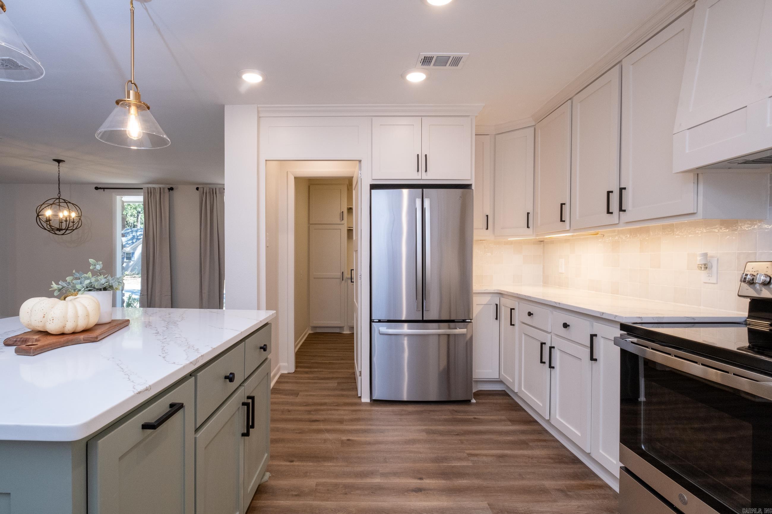 COLONY WEST - Residential