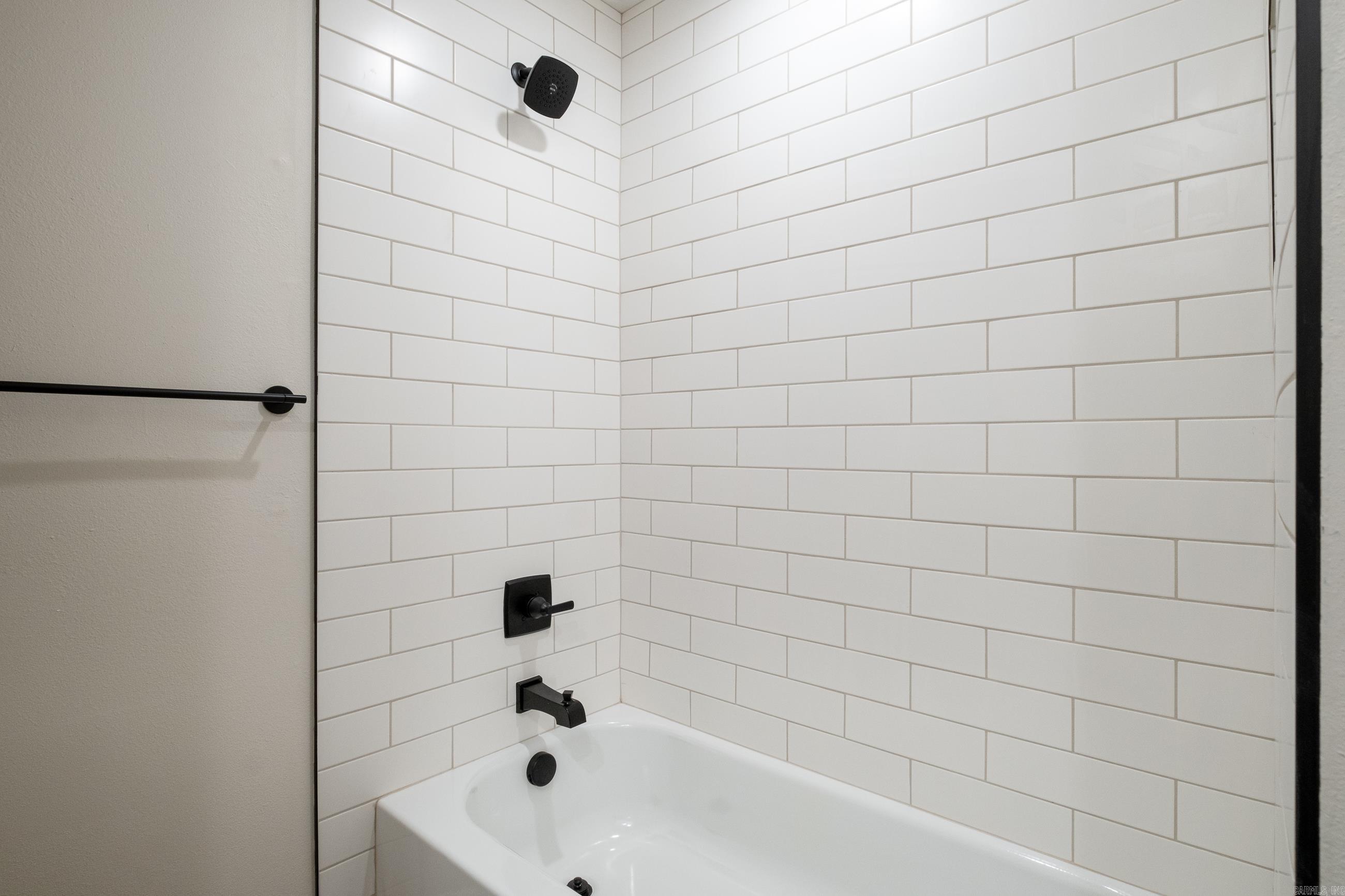 COLONY WEST - Residential