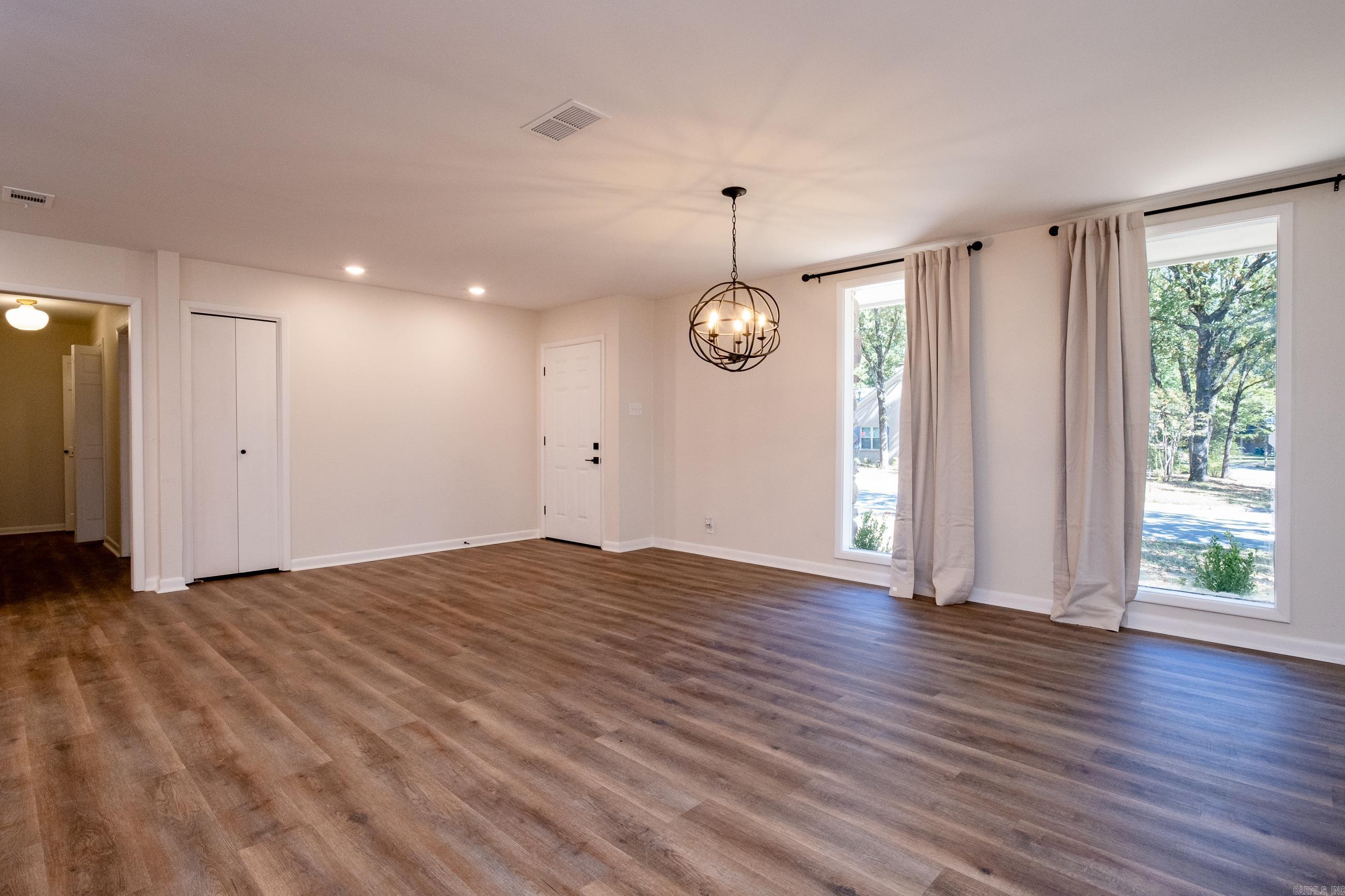 COLONY WEST - Residential