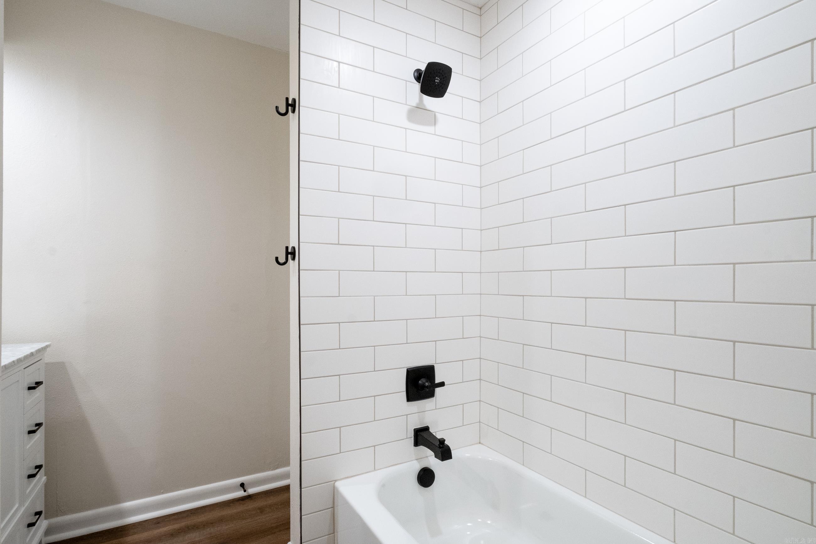 COLONY WEST - Residential