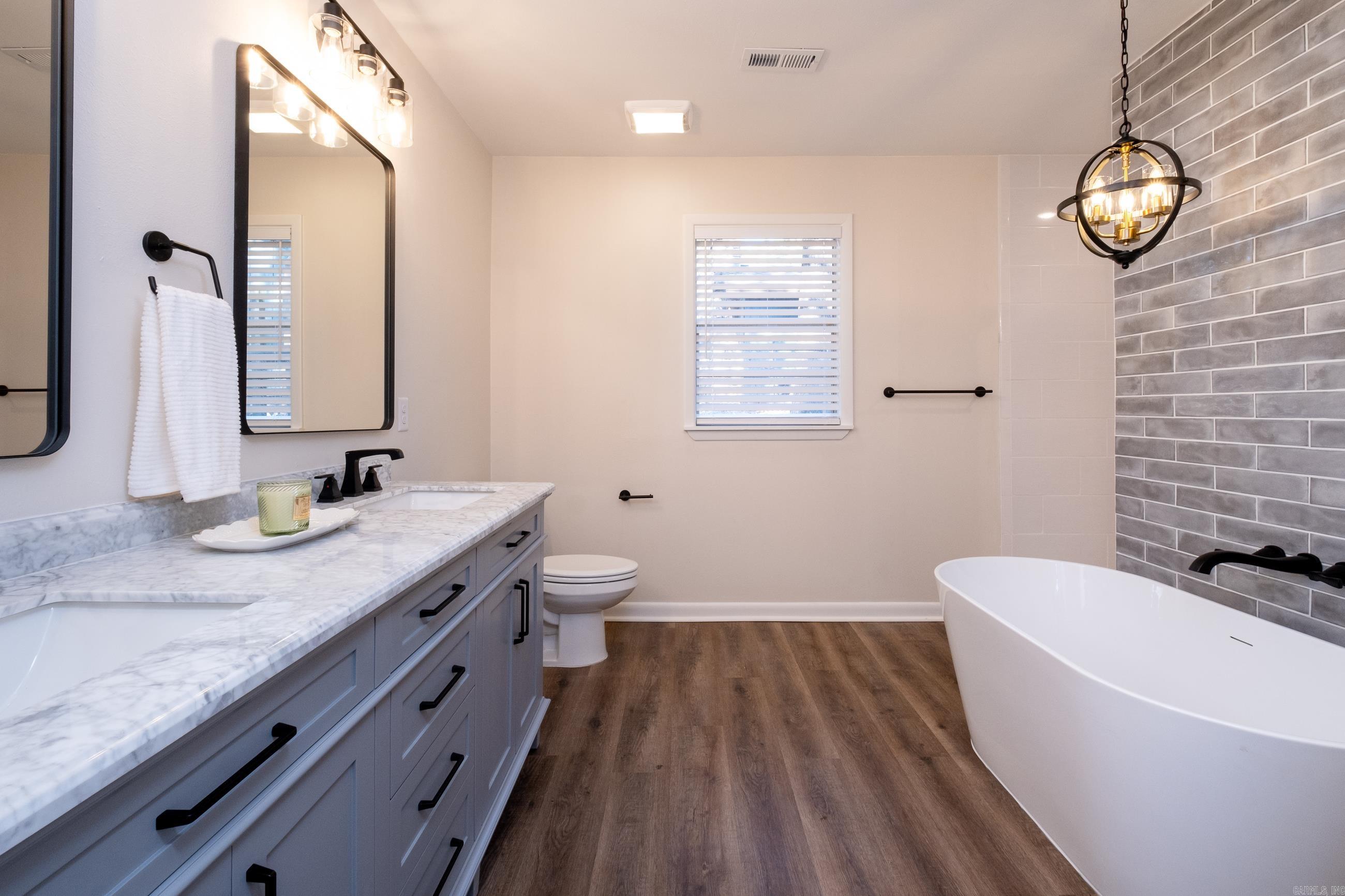 COLONY WEST - Residential