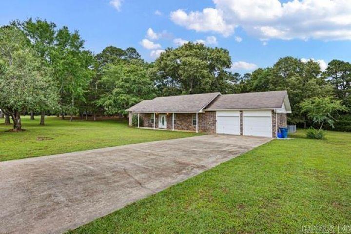 LAKEWOOD ESTATES - Residential