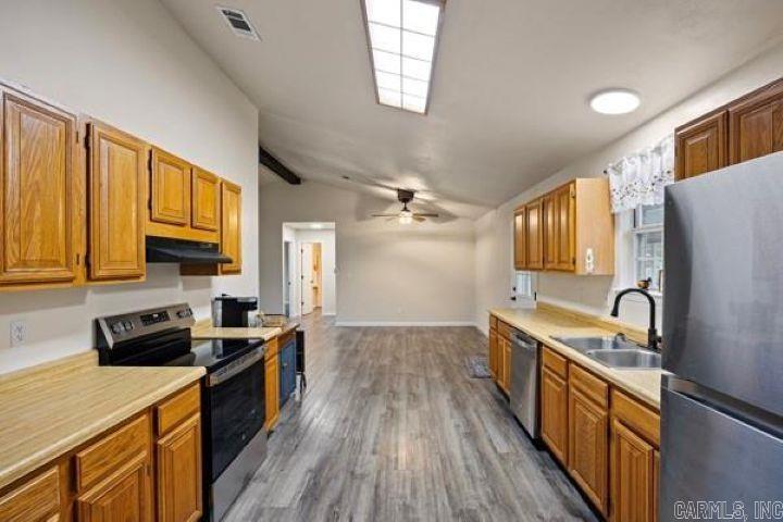 LAKEWOOD ESTATES - Residential