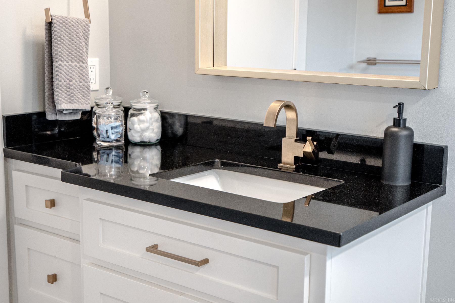 TWIN POINTS - Residential