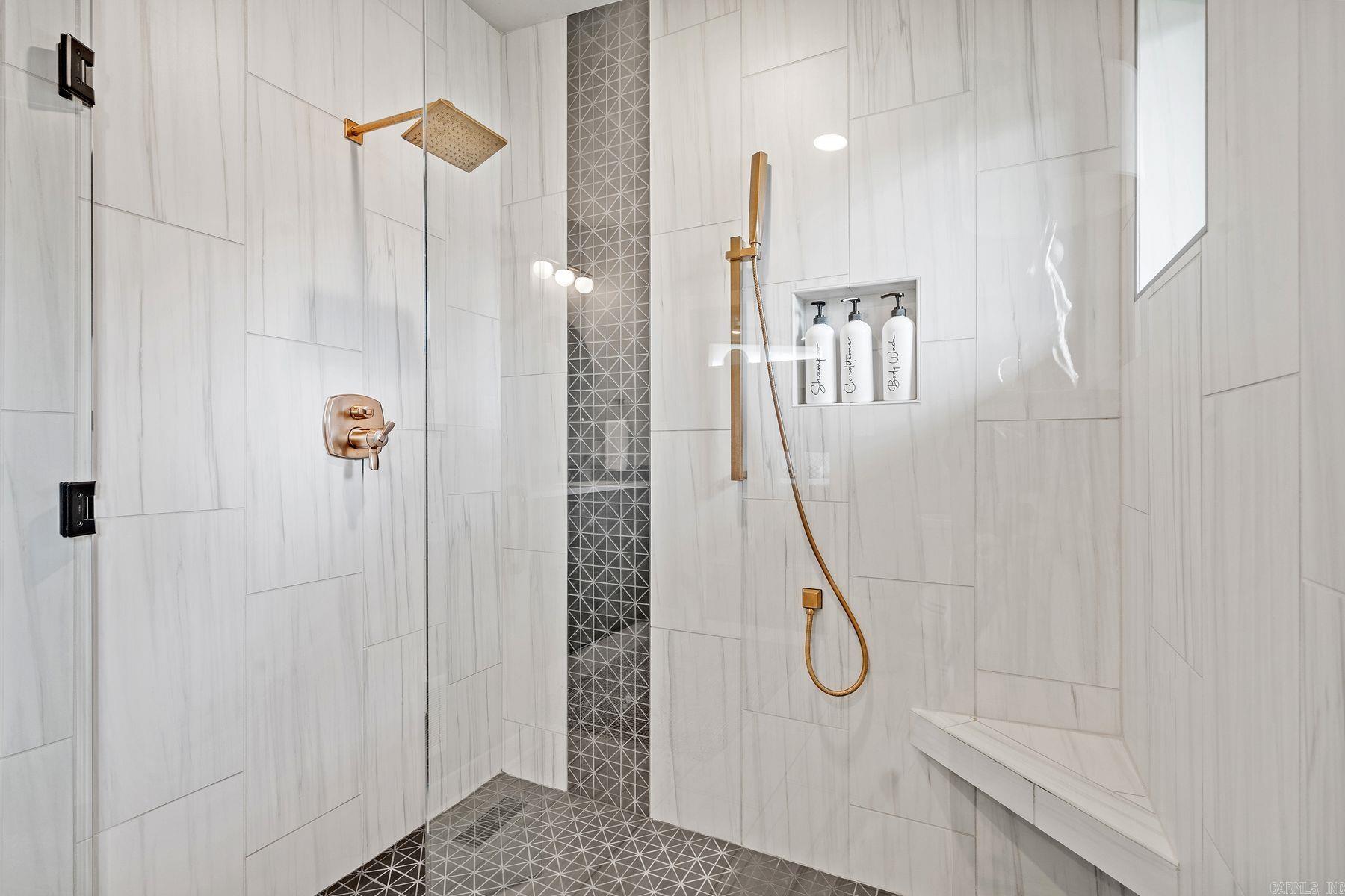 TWIN POINTS - Residential