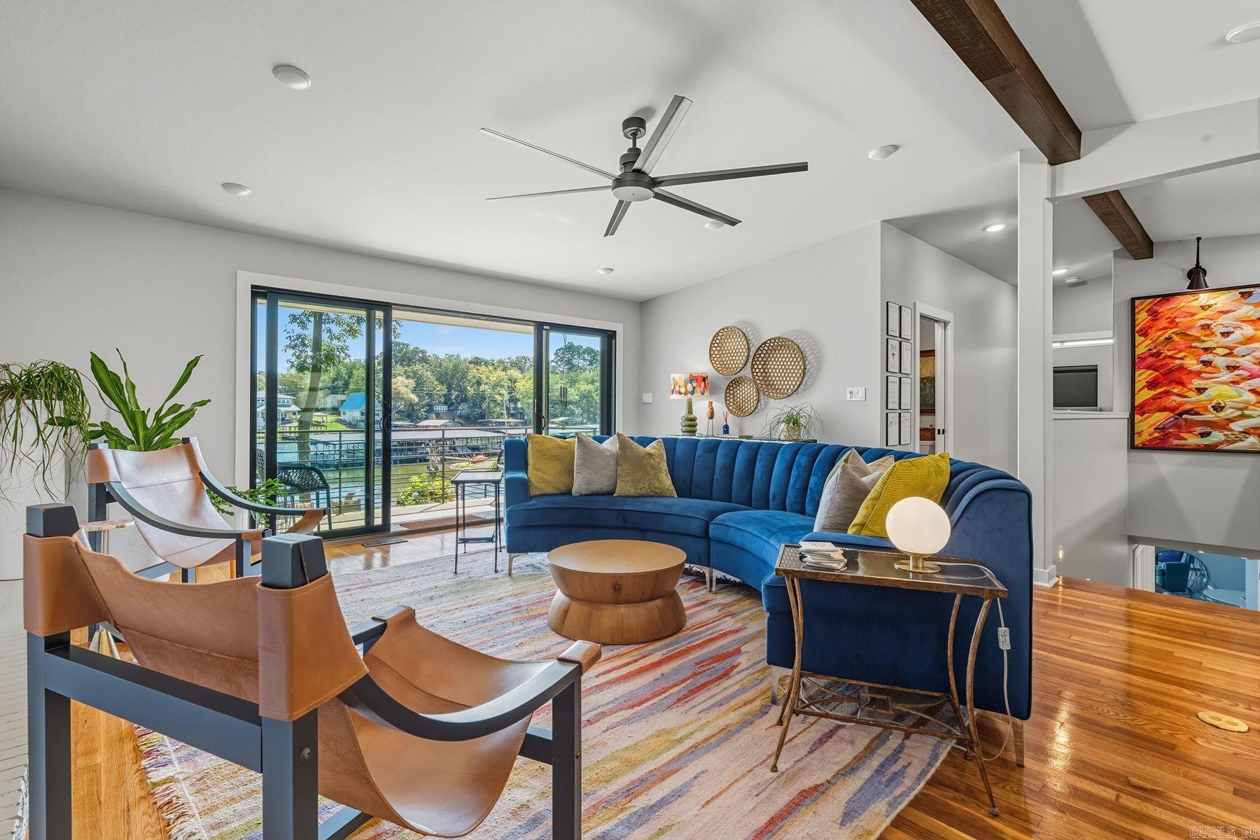 TWIN POINTS - Residential