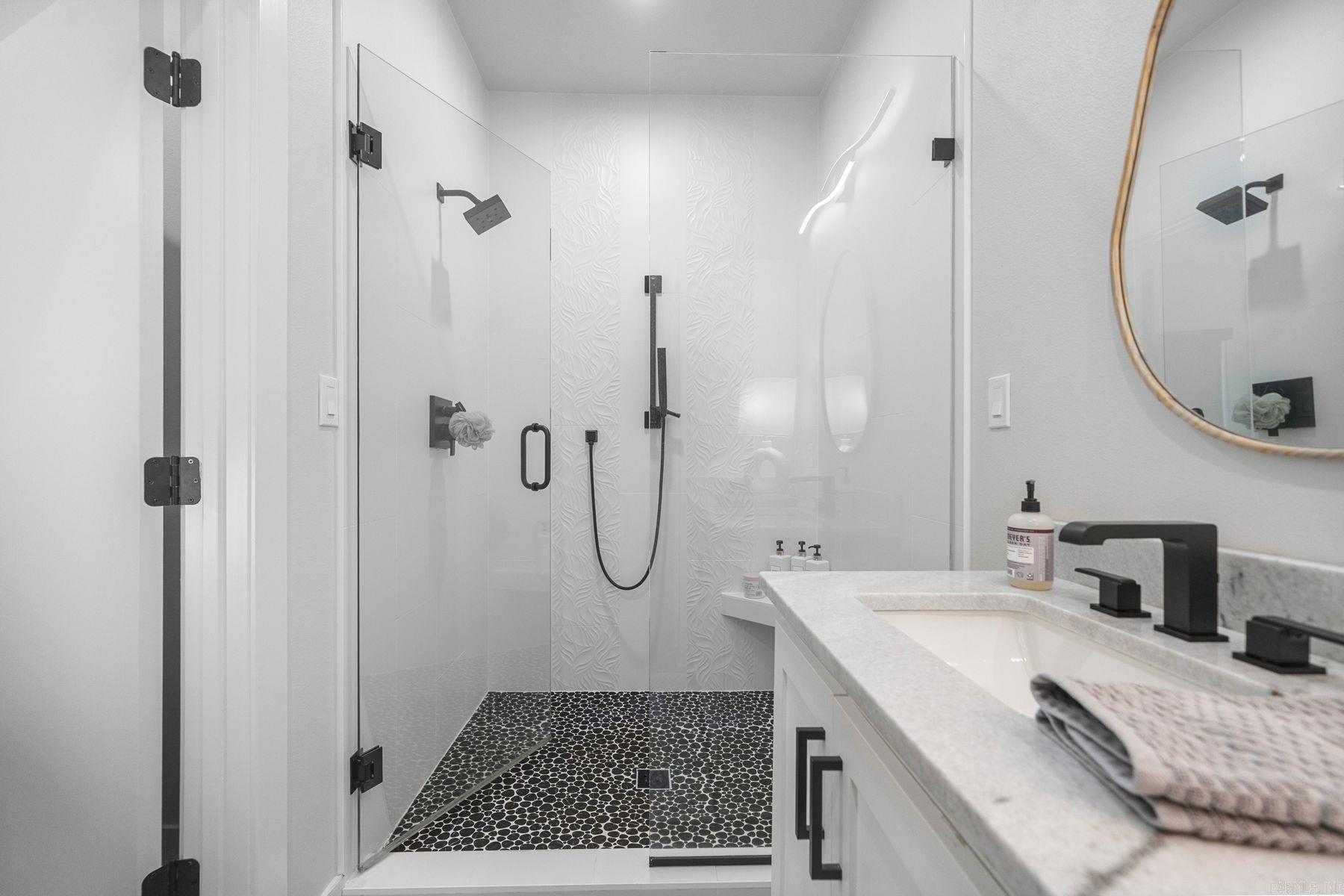 TWIN POINTS - Residential