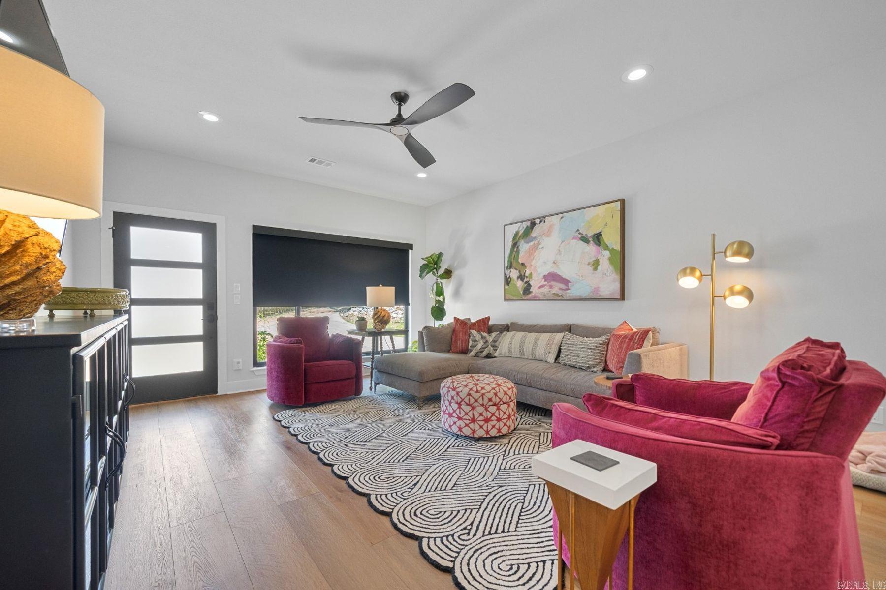 TWIN POINTS - Residential