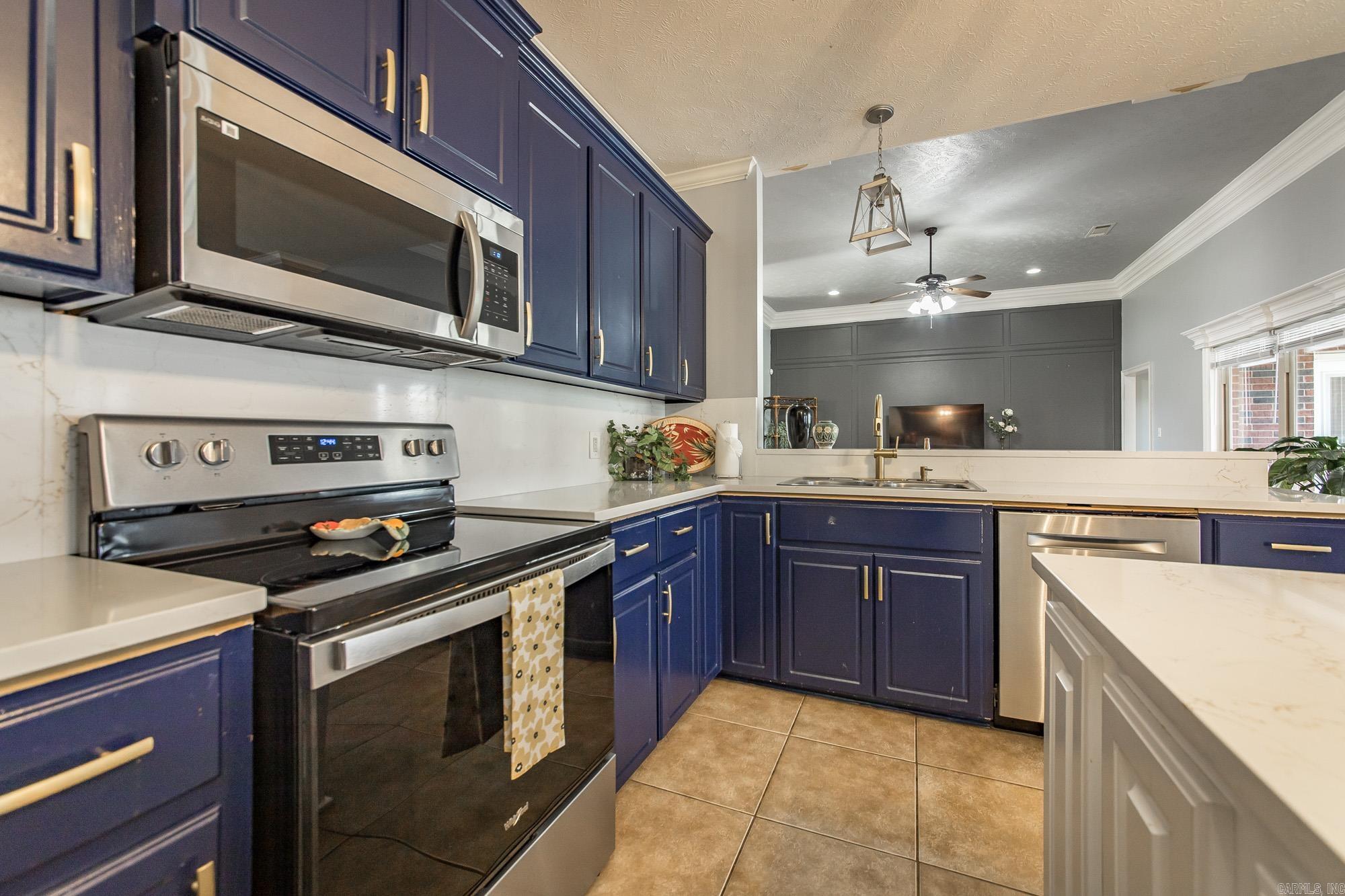 TRIPLE J ESTATES - Residential