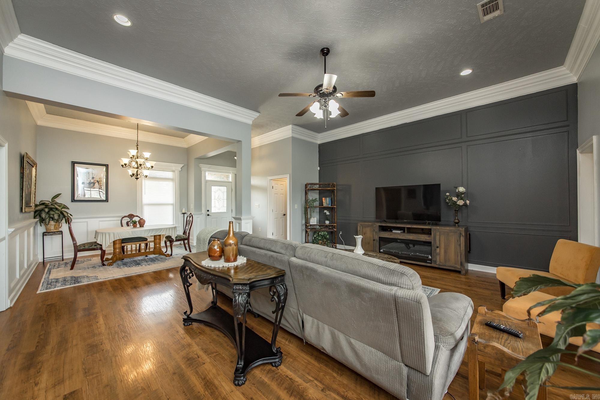 TRIPLE J ESTATES - Residential