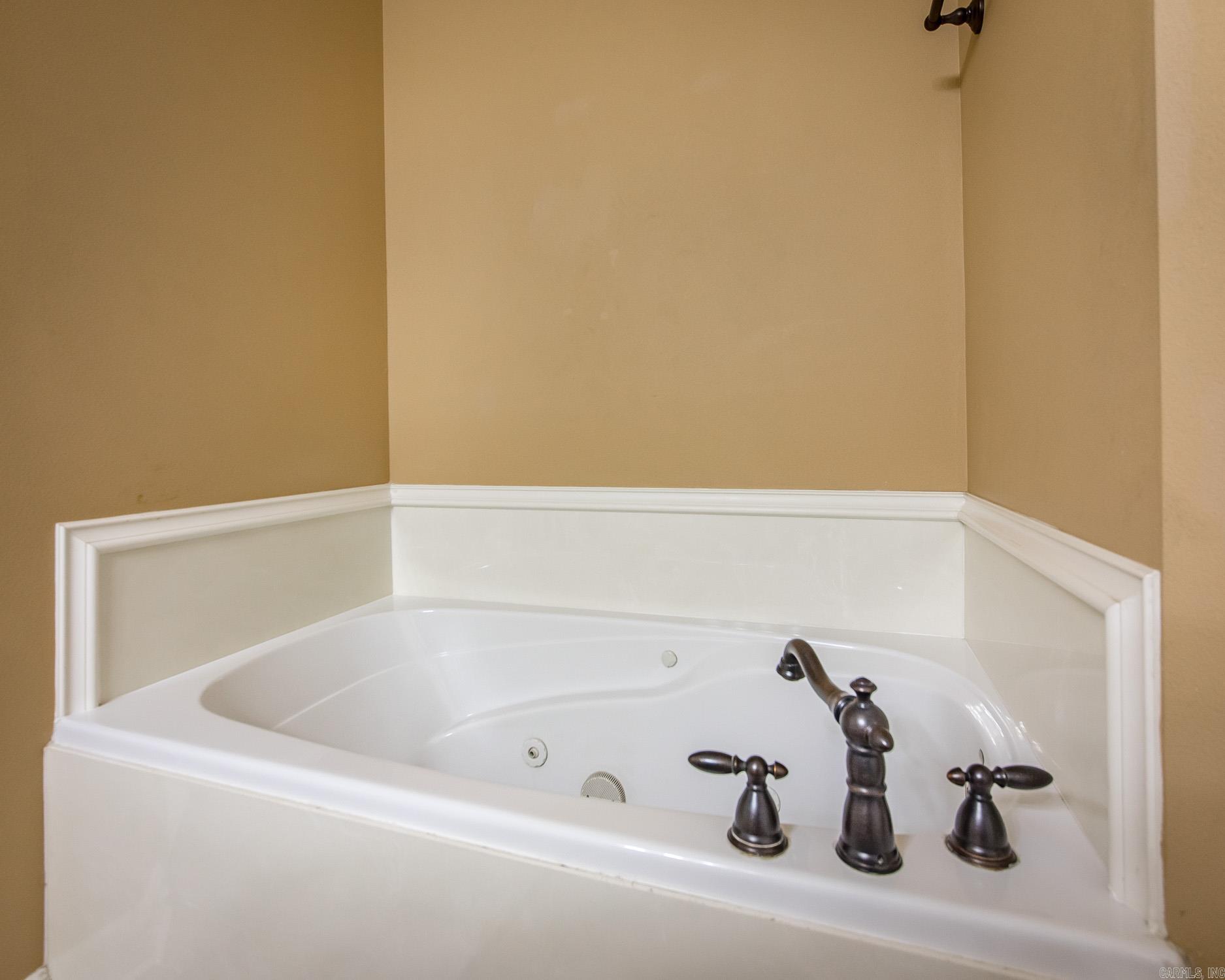 TRIPLE J ESTATES - Residential