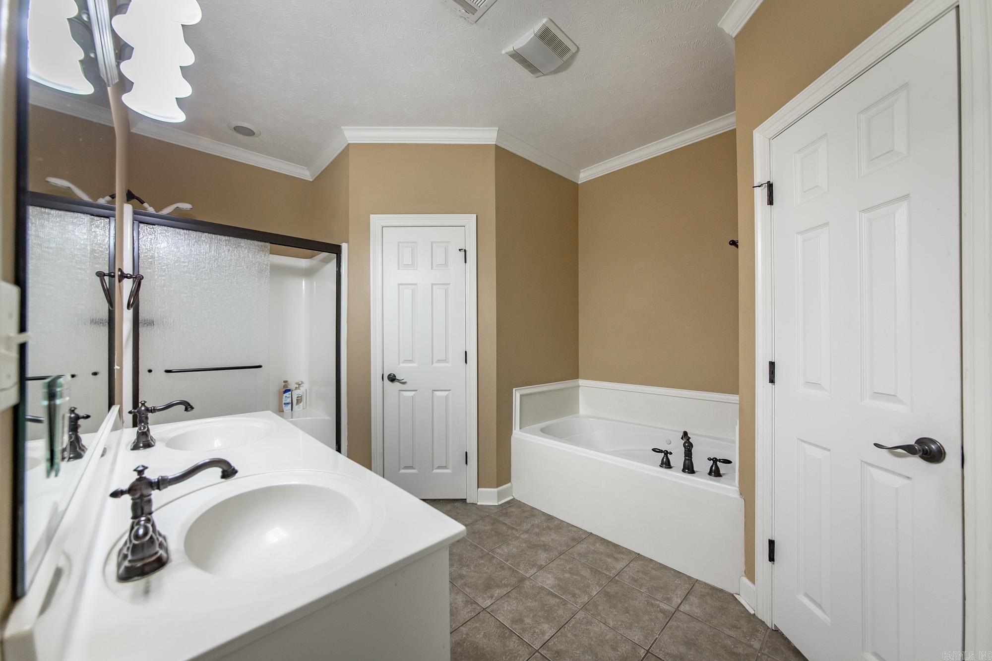 TRIPLE J ESTATES - Residential