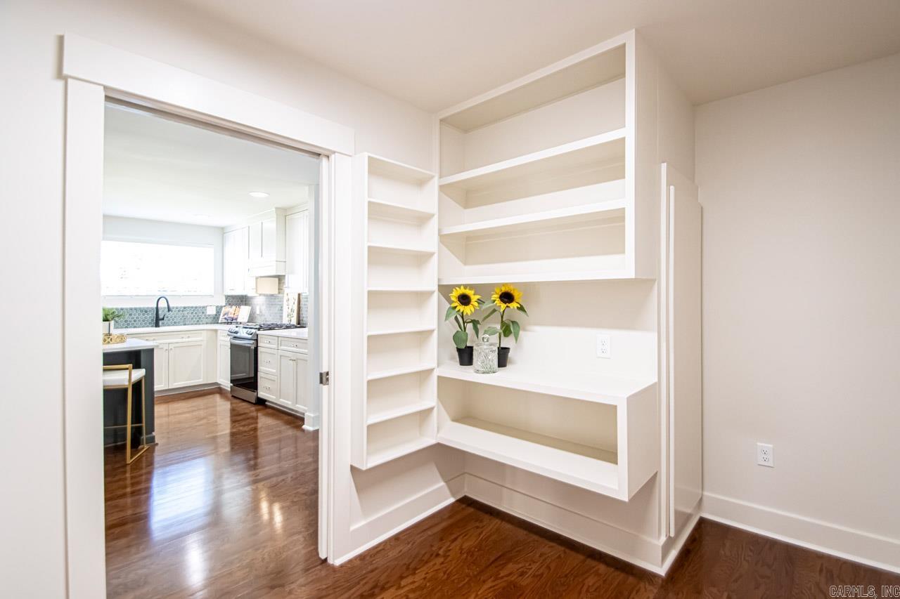 KINGWOOD PLACE - Residential