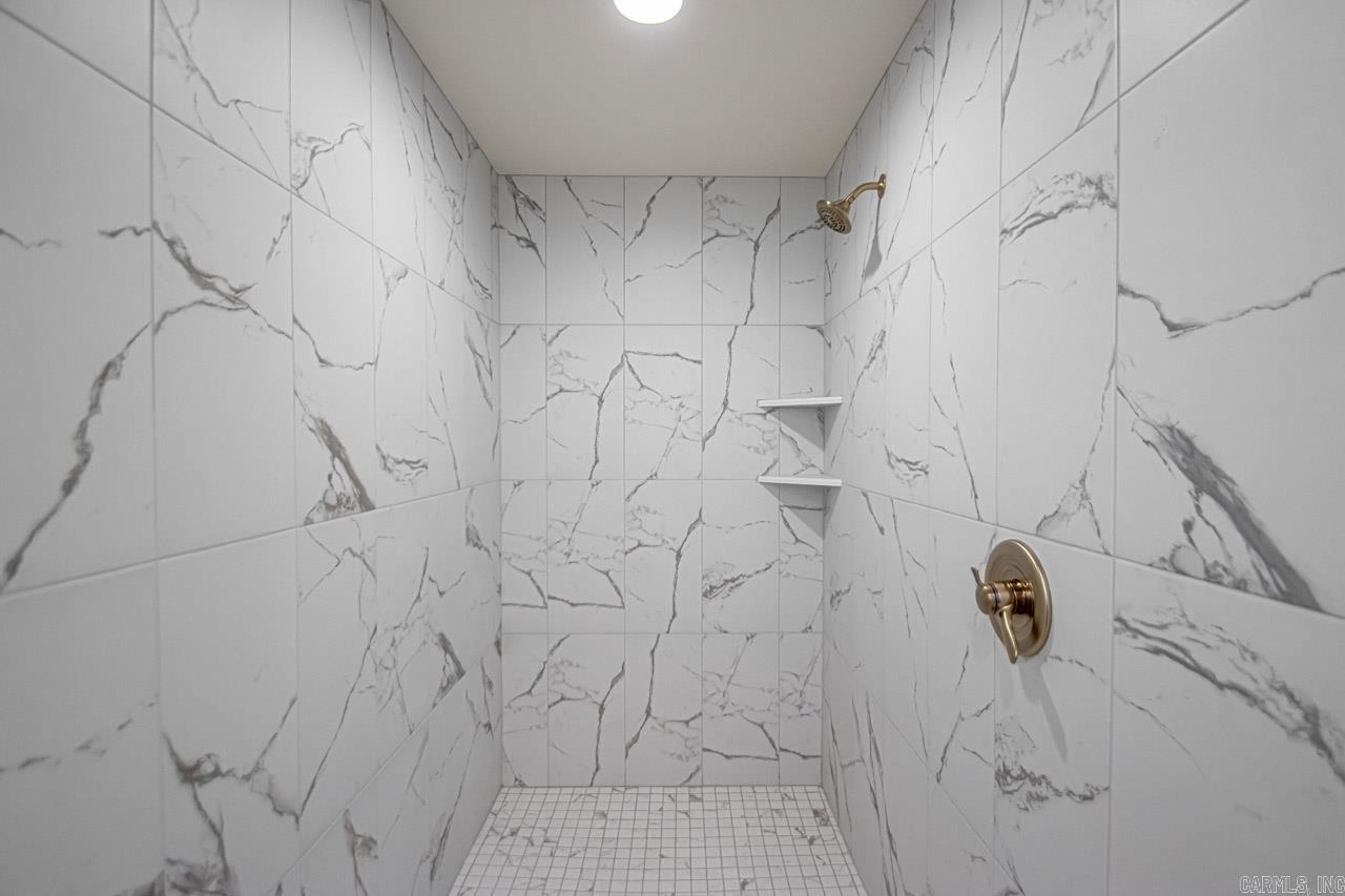 KINGWOOD PLACE - Residential