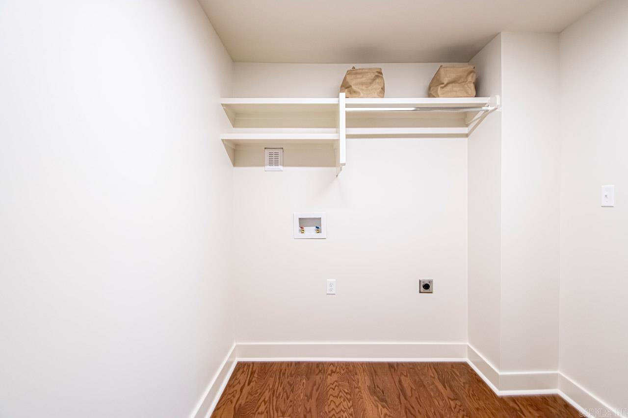 KINGWOOD PLACE - Residential