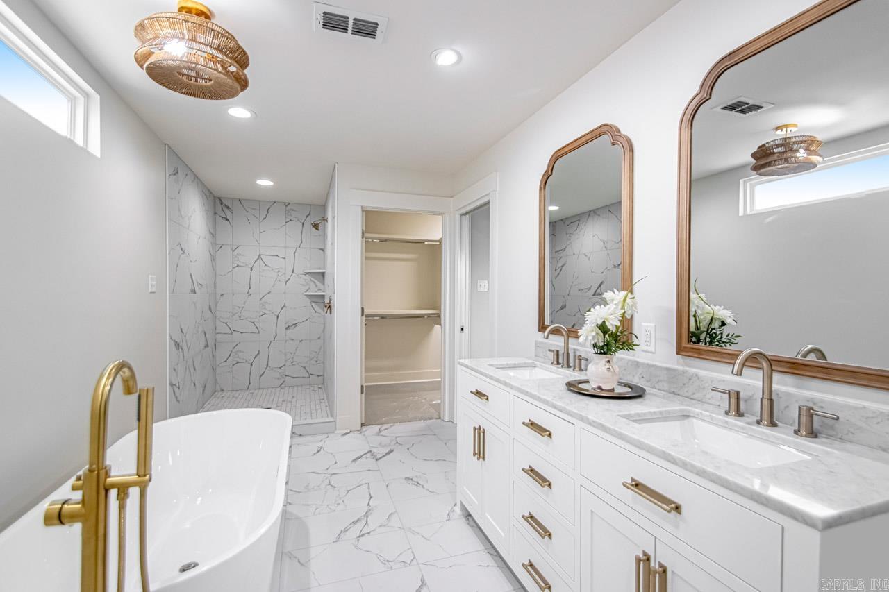 KINGWOOD PLACE - Residential