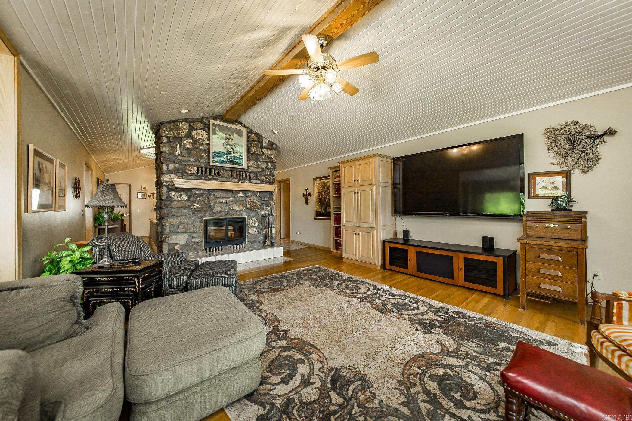 Riviera Cove-Lake - Residential