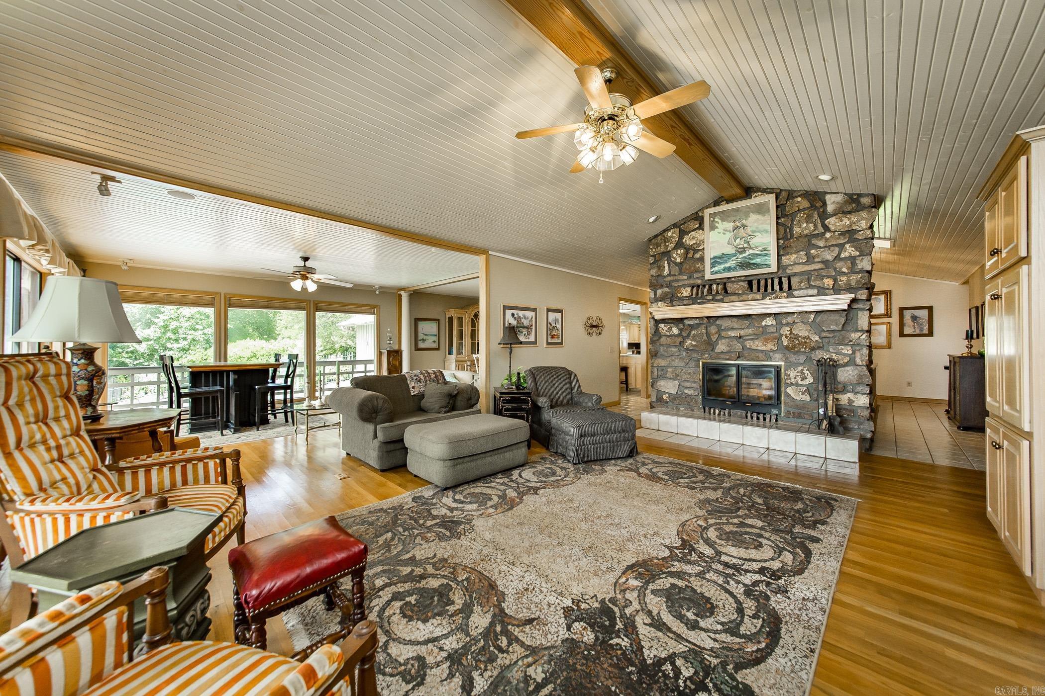 Riviera Cove-Lake - Residential