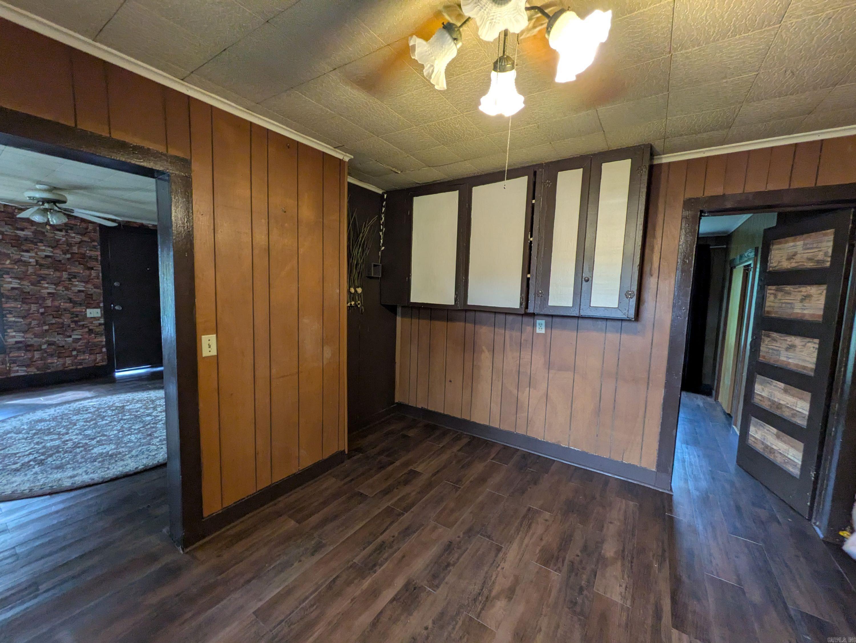 CLARKSVILLE REAL EST - Residential