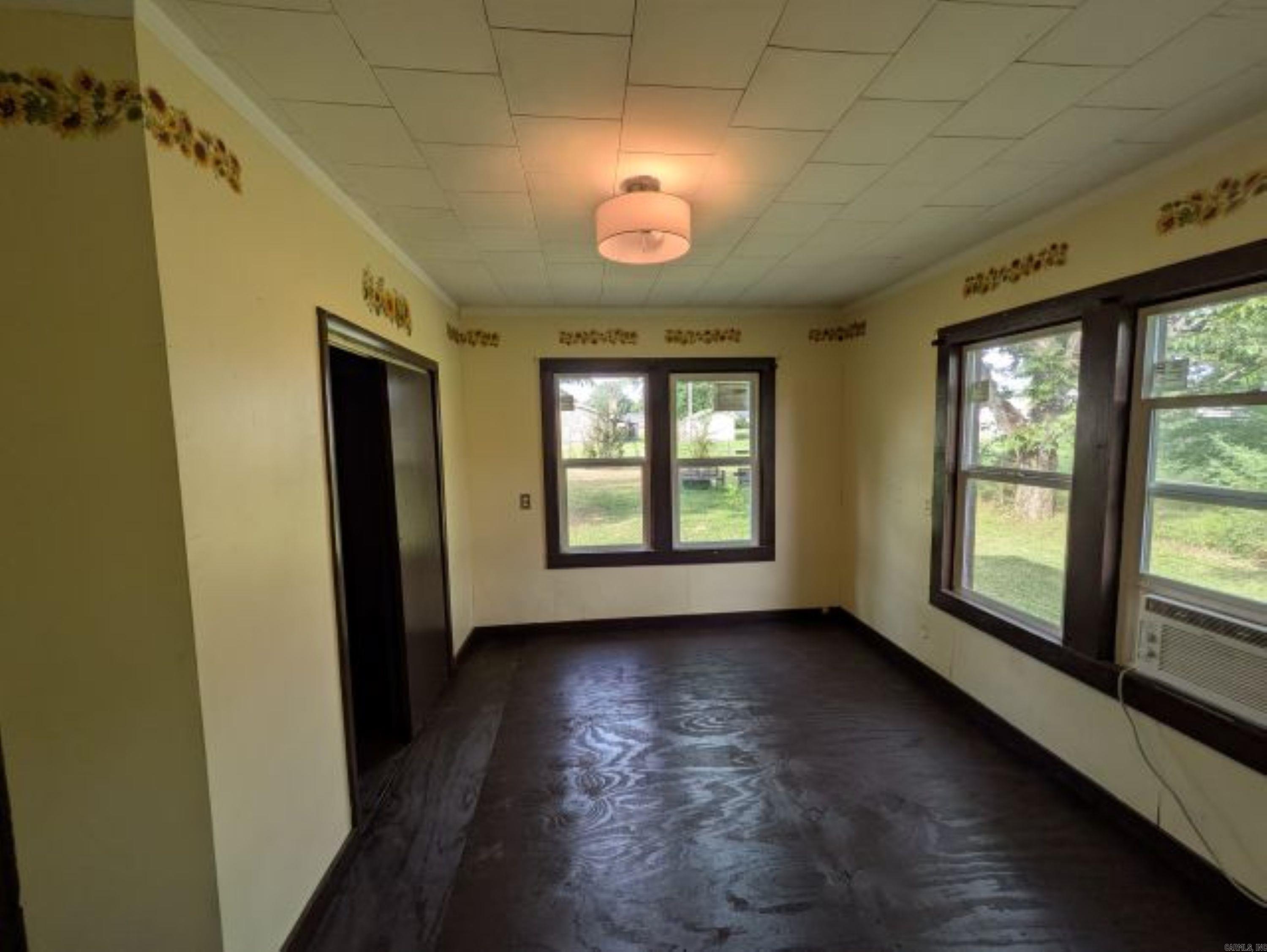 CLARKSVILLE REAL EST - Residential