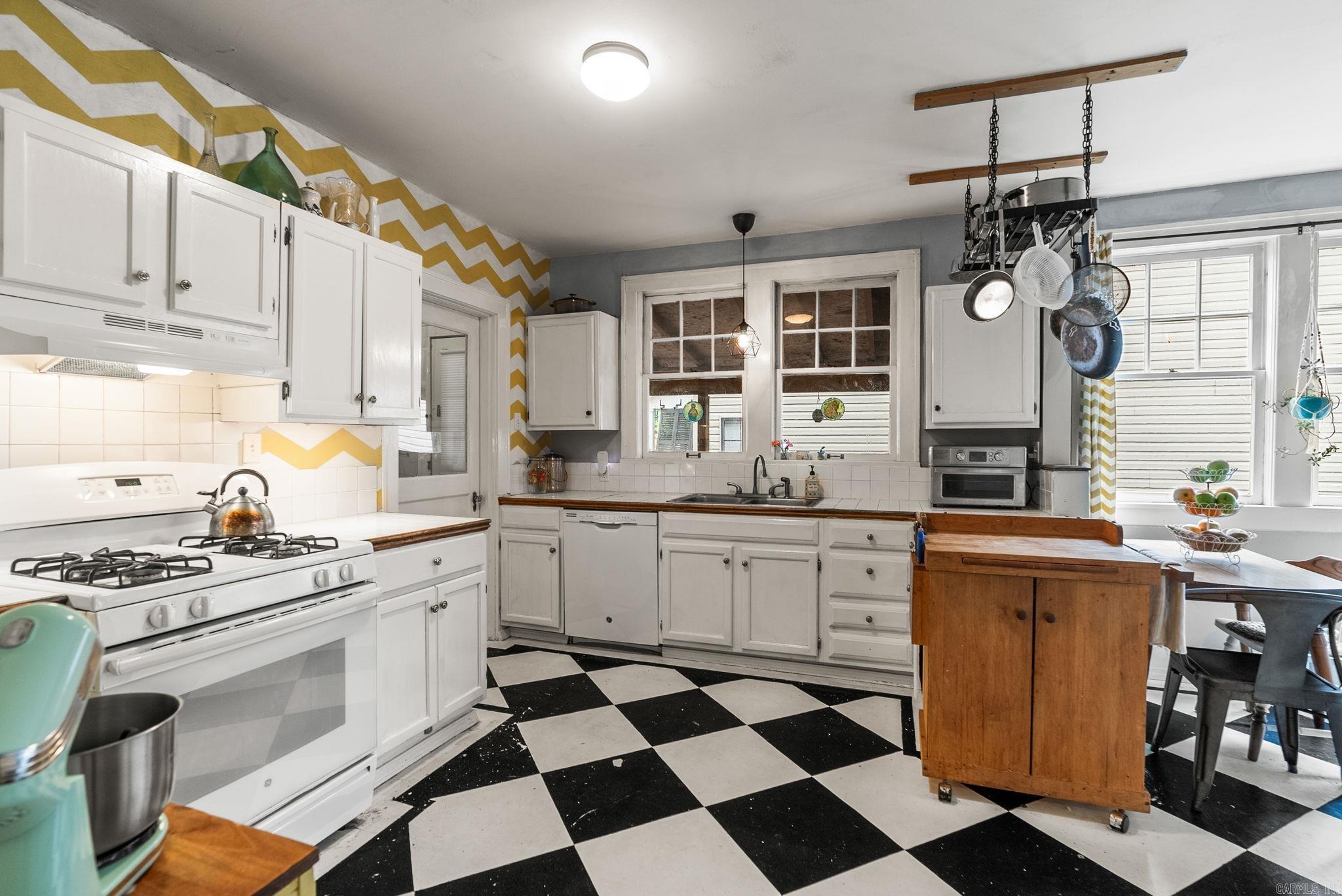 OAK FOREST - Residential