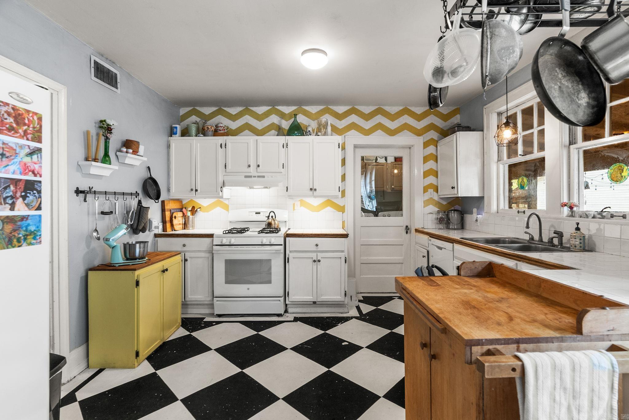 OAK FOREST - Residential