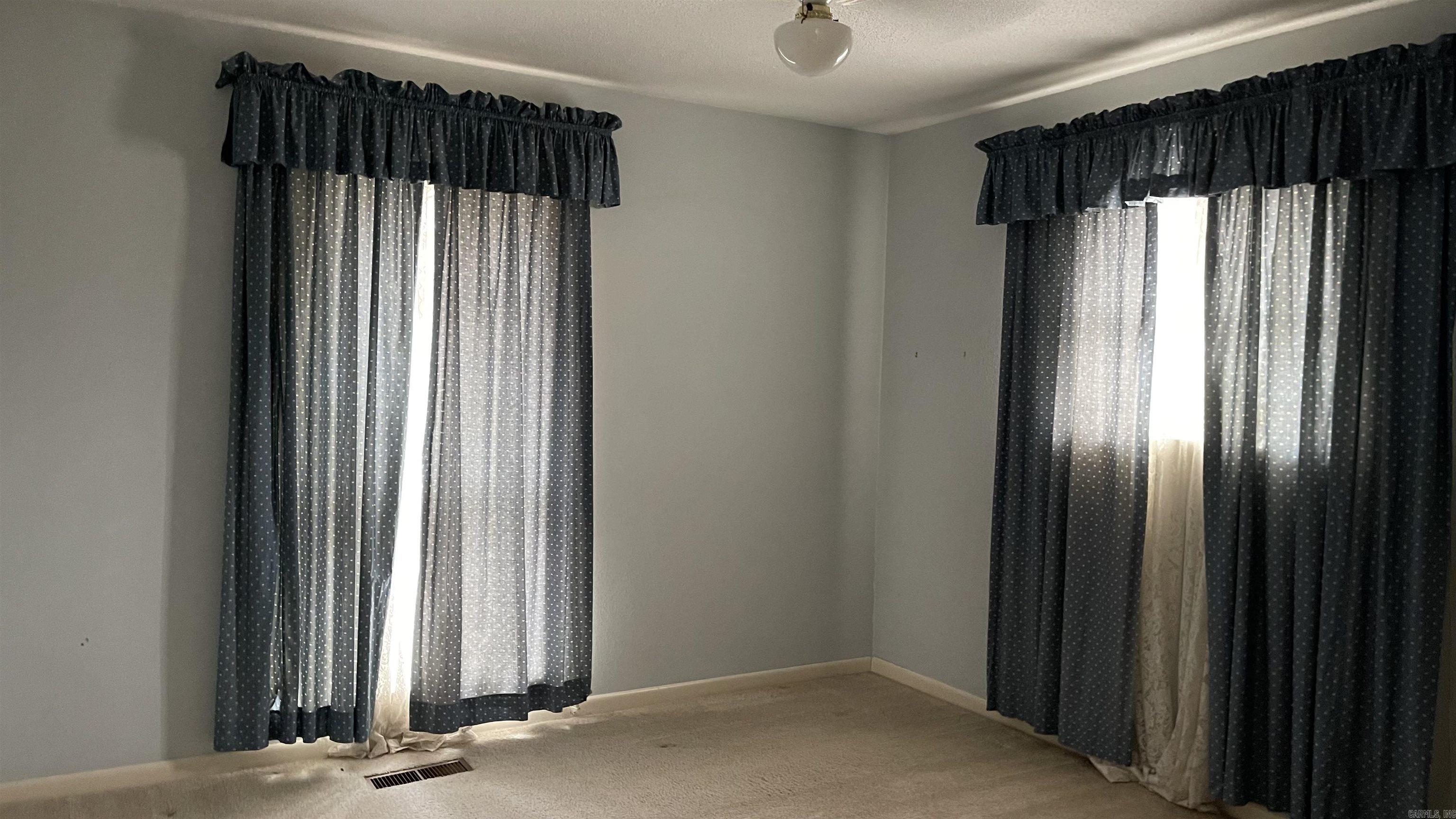 VALLEY CLIFF - Residential