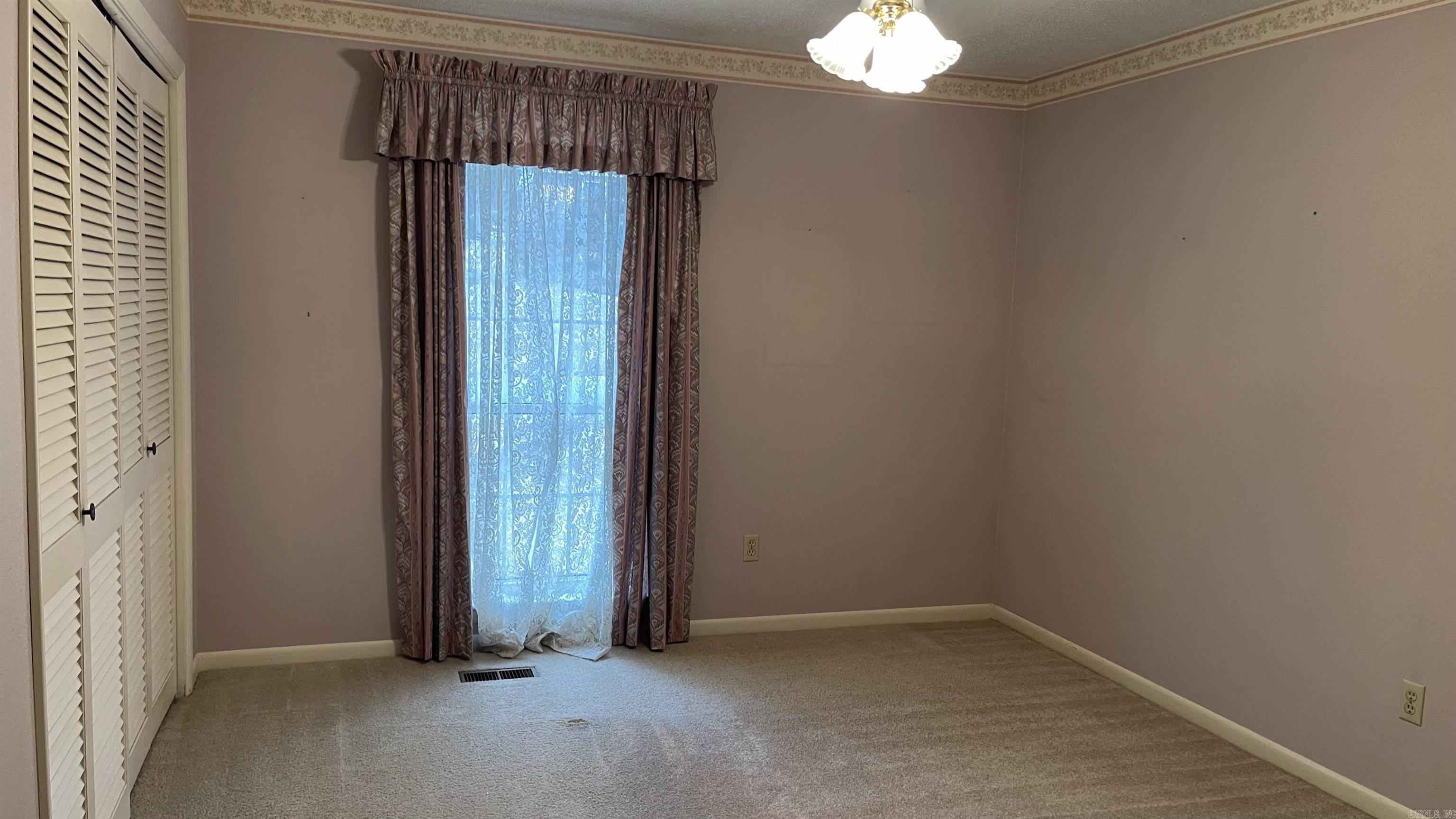 VALLEY CLIFF - Residential