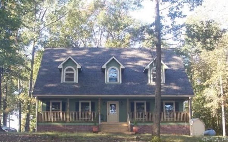 Beautiful home sitting on Lake Earling