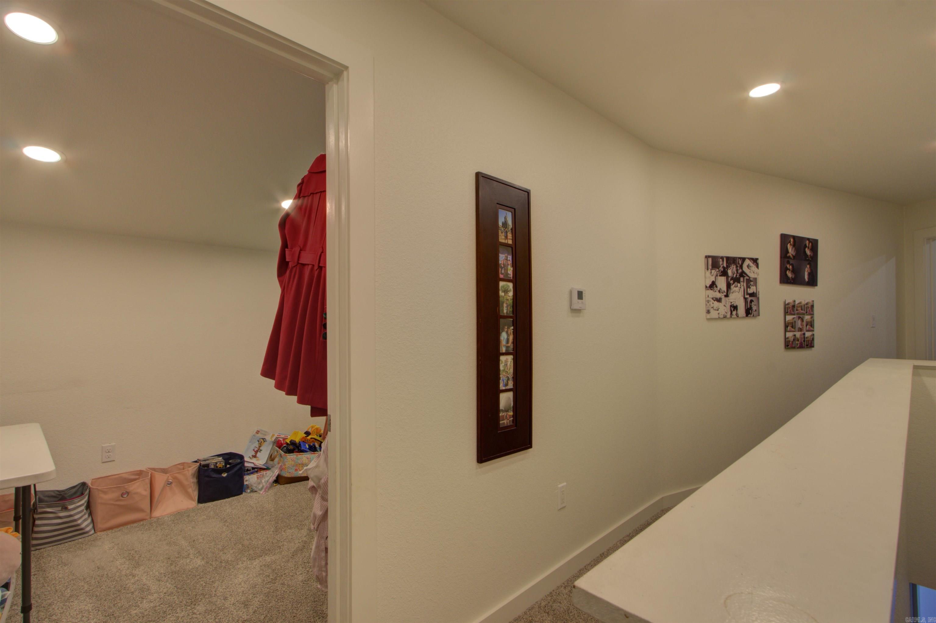 OAK RIDGE ESTATES - Residential