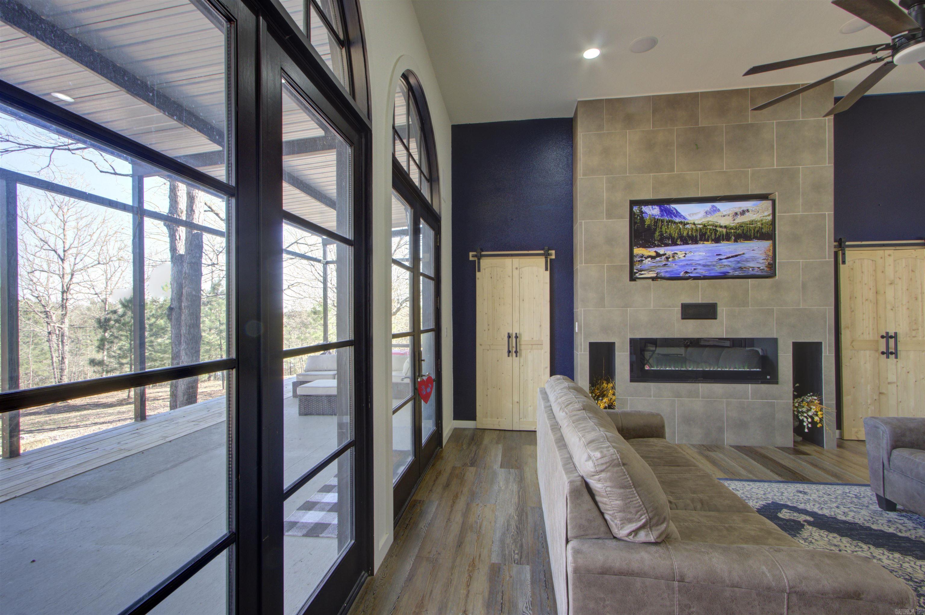 OAK RIDGE ESTATES - Residential