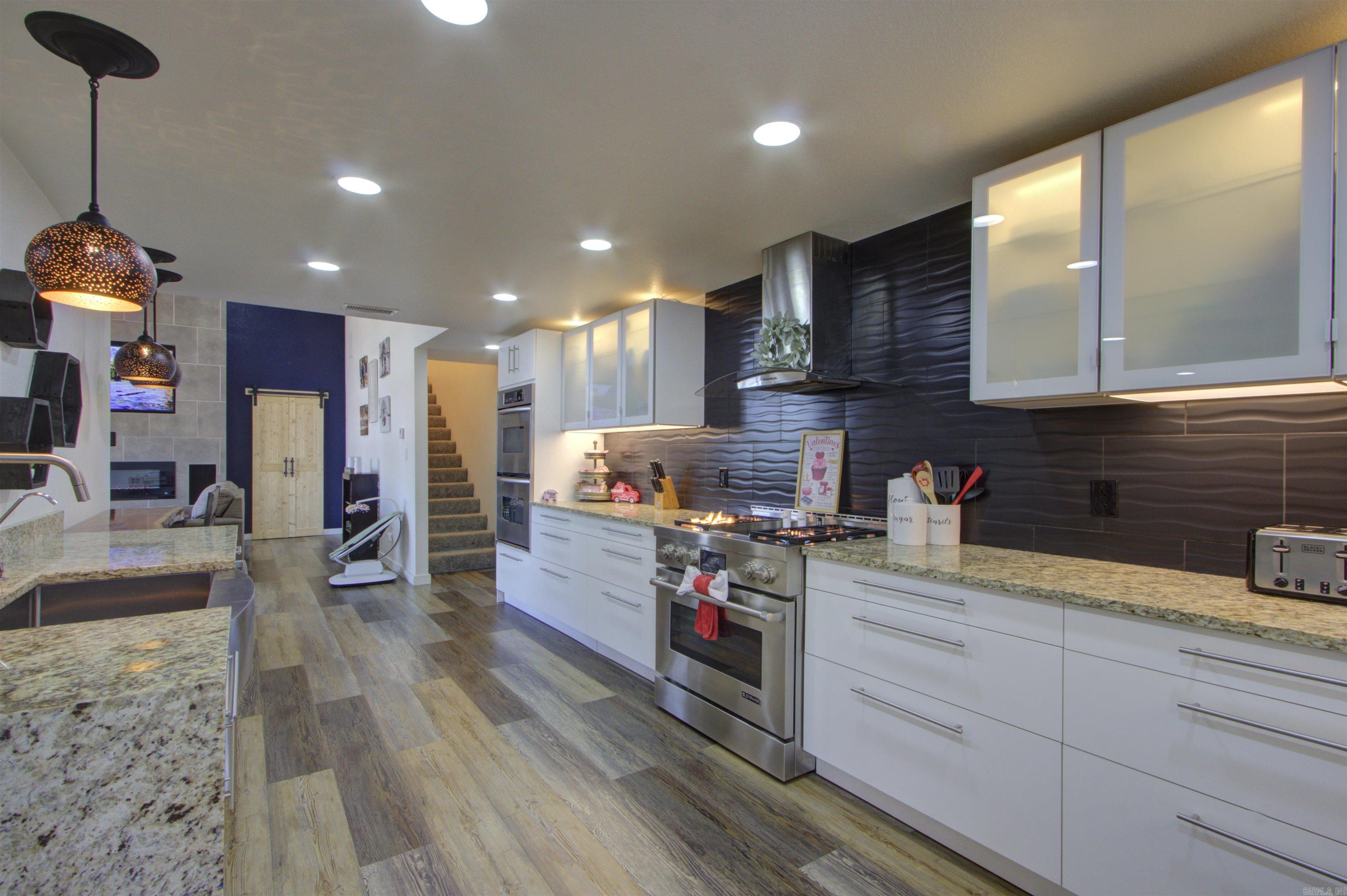 OAK RIDGE ESTATES - Residential