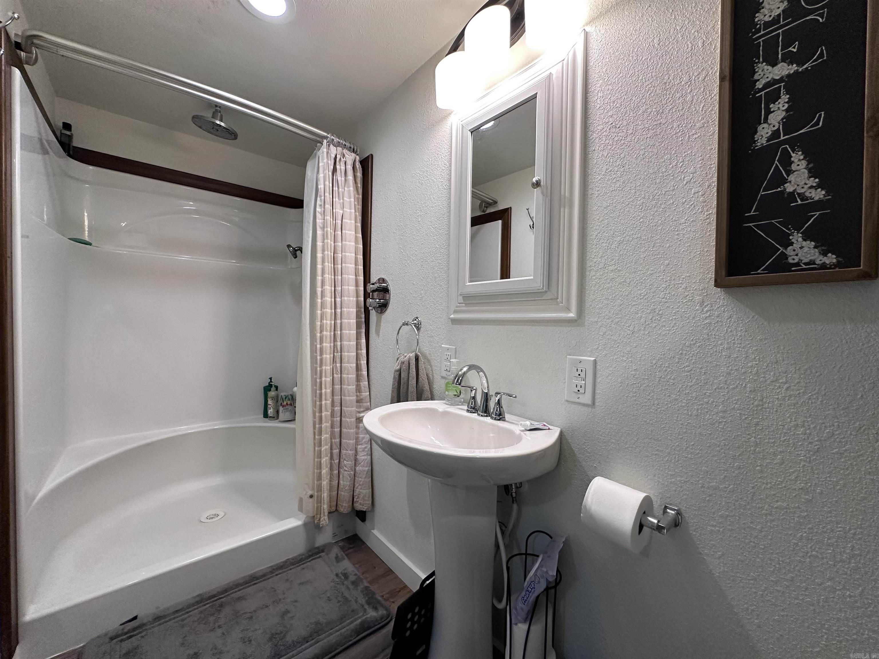 OAK RIDGE ESTATES - Residential