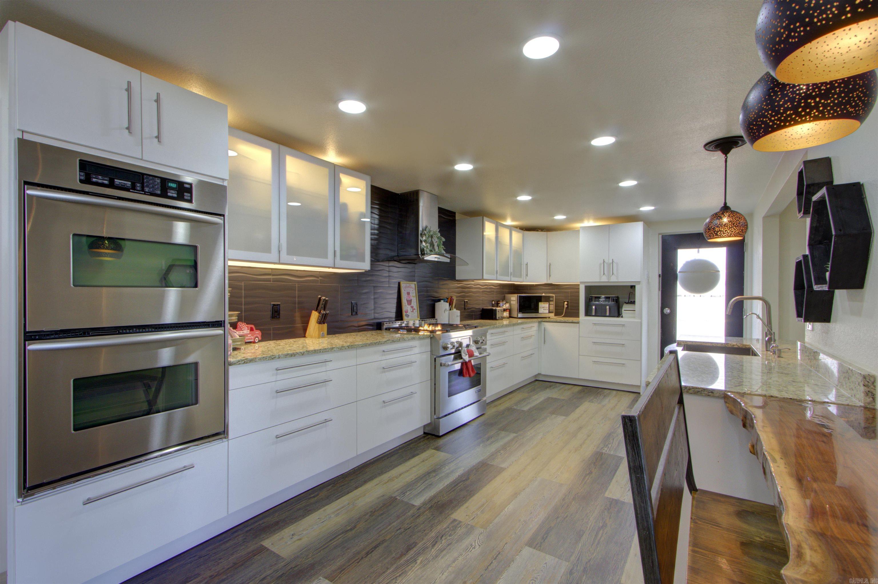 OAK RIDGE ESTATES - Residential