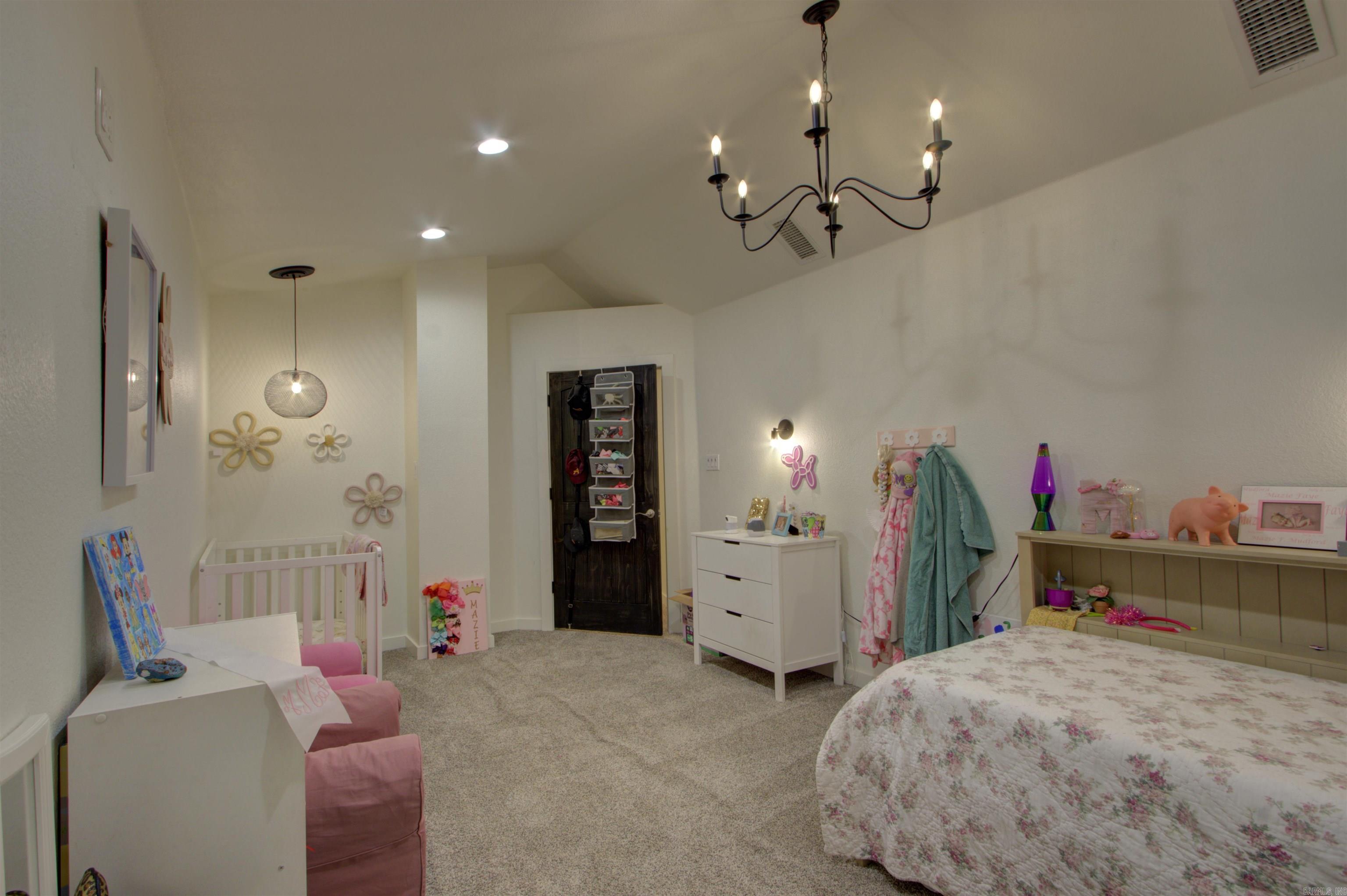 OAK RIDGE ESTATES - Residential