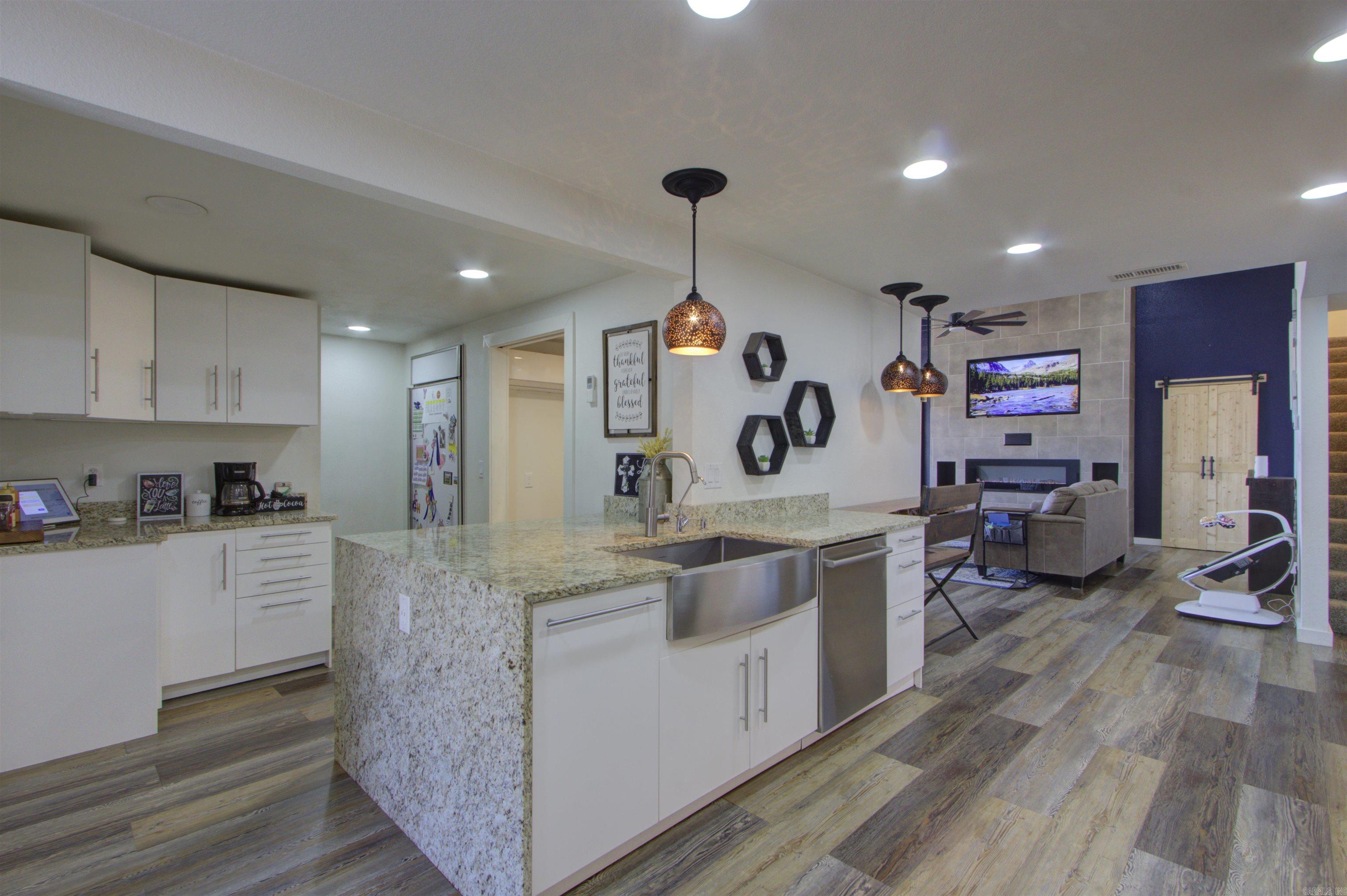 OAK RIDGE ESTATES - Residential