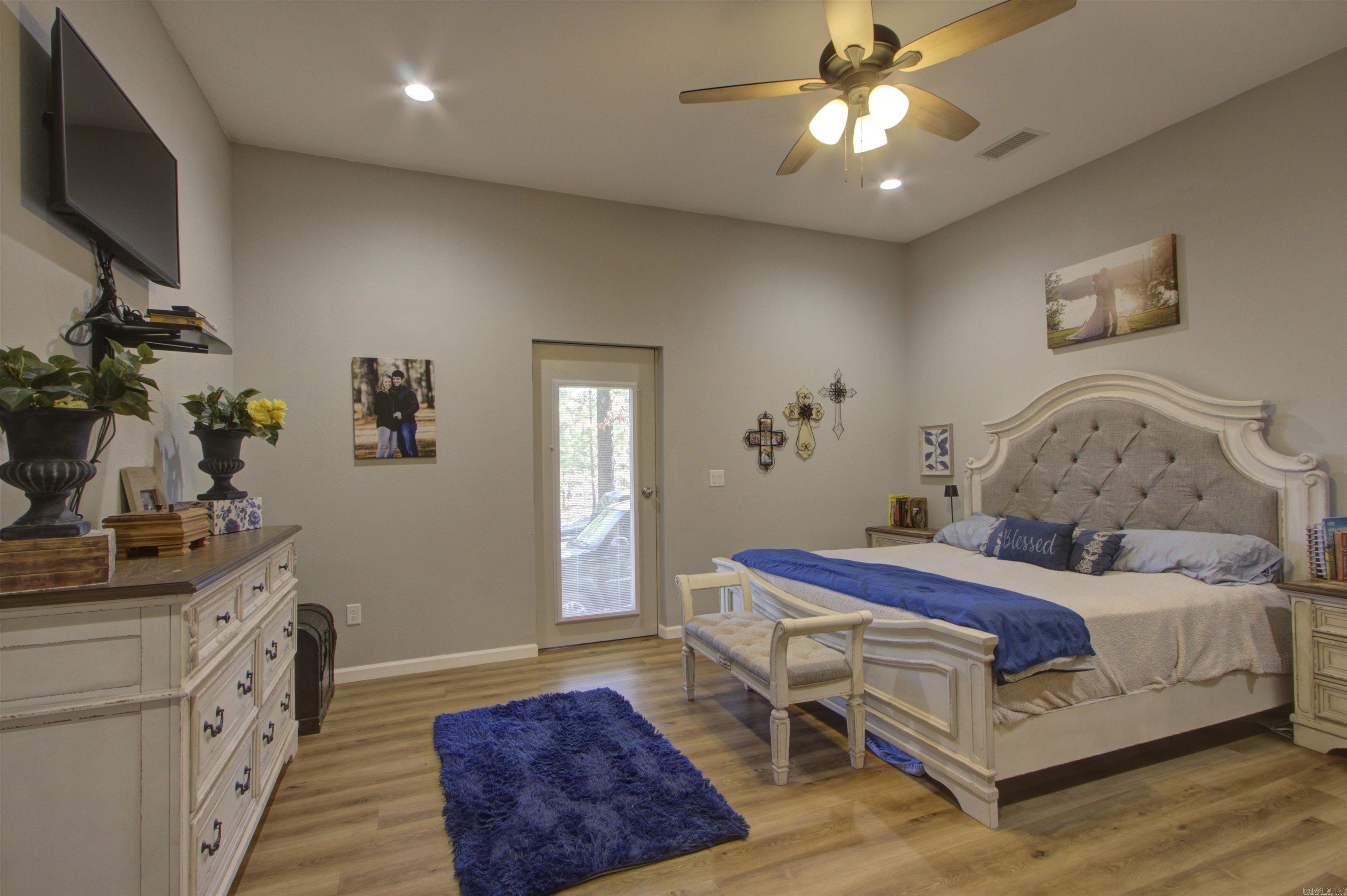 OAK RIDGE ESTATES - Residential