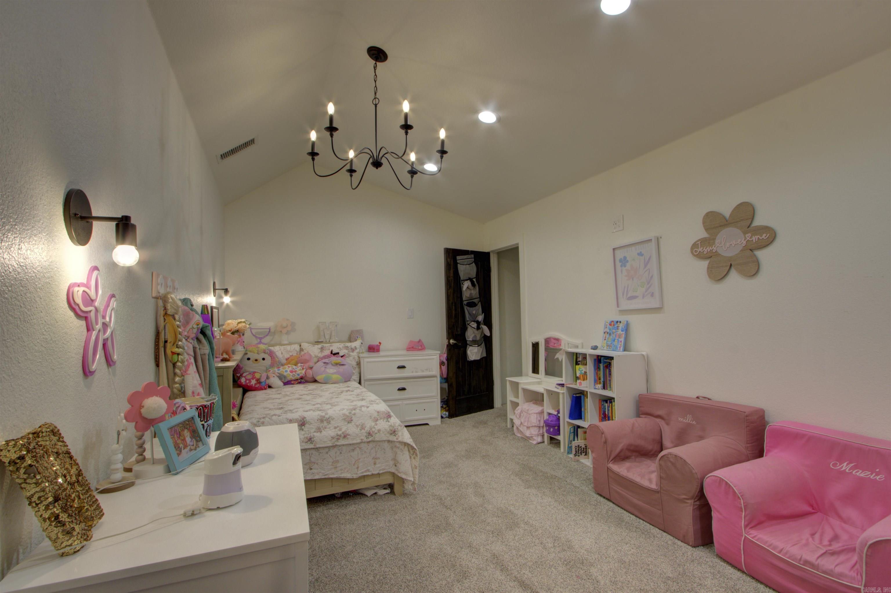 OAK RIDGE ESTATES - Residential