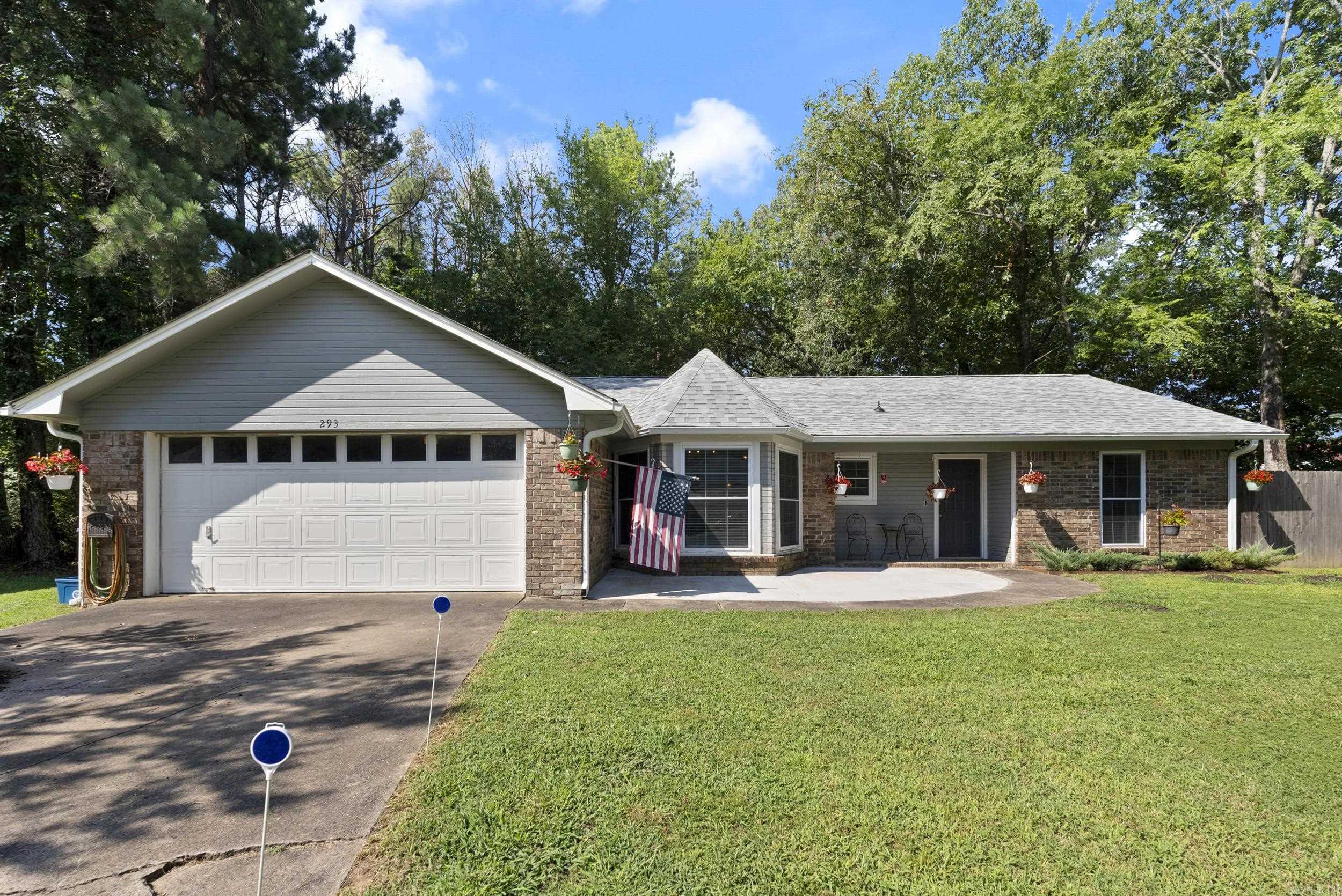 Private cul de sac in the heart of Conway! This 3 bedroom 2 bath has major big ticket updates, including a new roof and new gutters with leaf guards so you'll never have to worry about leaks or maintenance, an updated HVAC condenser and ductwork that will keep you cool during these hot summer months! Inside is a semi open floor plan with a great layout, oak cabinets and newer Samsung appliances. New energy efficient windows let in plenty of natural light while keeping your home comfortable year round. A new privacy fence gives extra seclusion to enjoy your morning coffee and watch the kids play, don't miss your chance to make this house your home! All viewings are by appointment only, schedule a showing today!