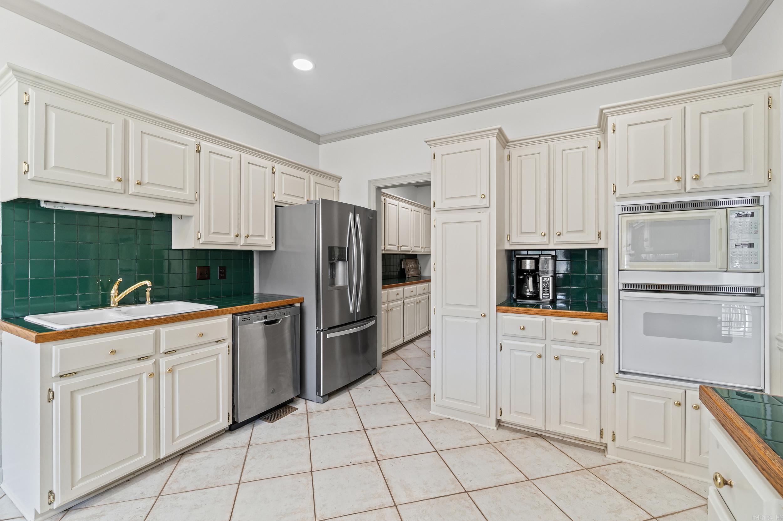 THE VILLAGES OF WELLINGTON - Residential