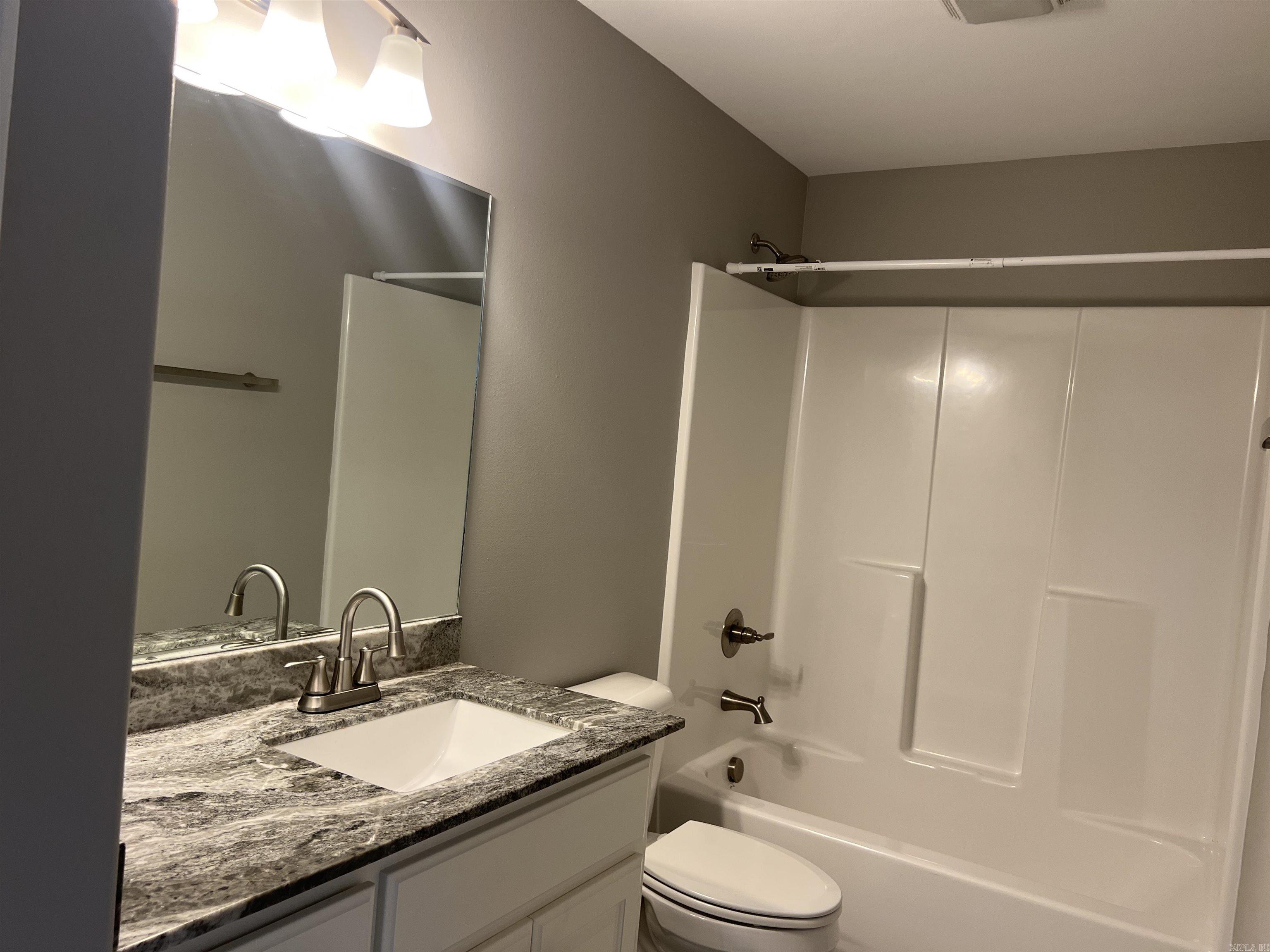 DANIELS OAKS - Residential